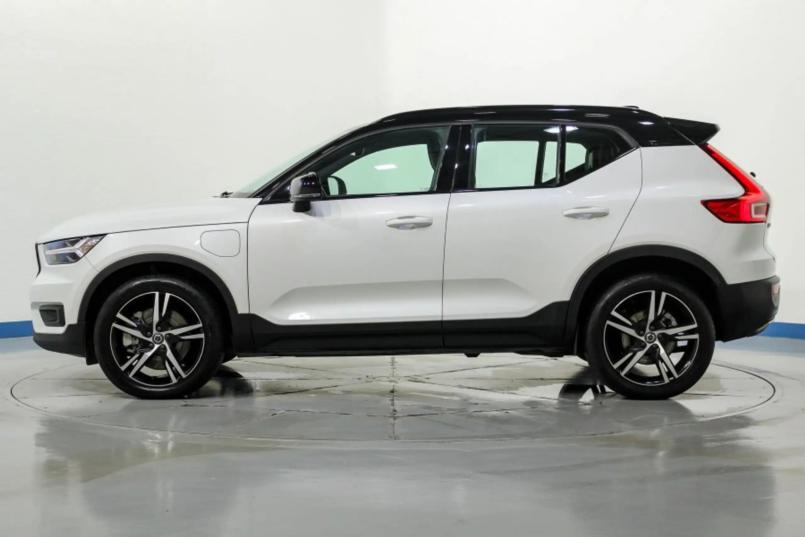 Volvo - XC40