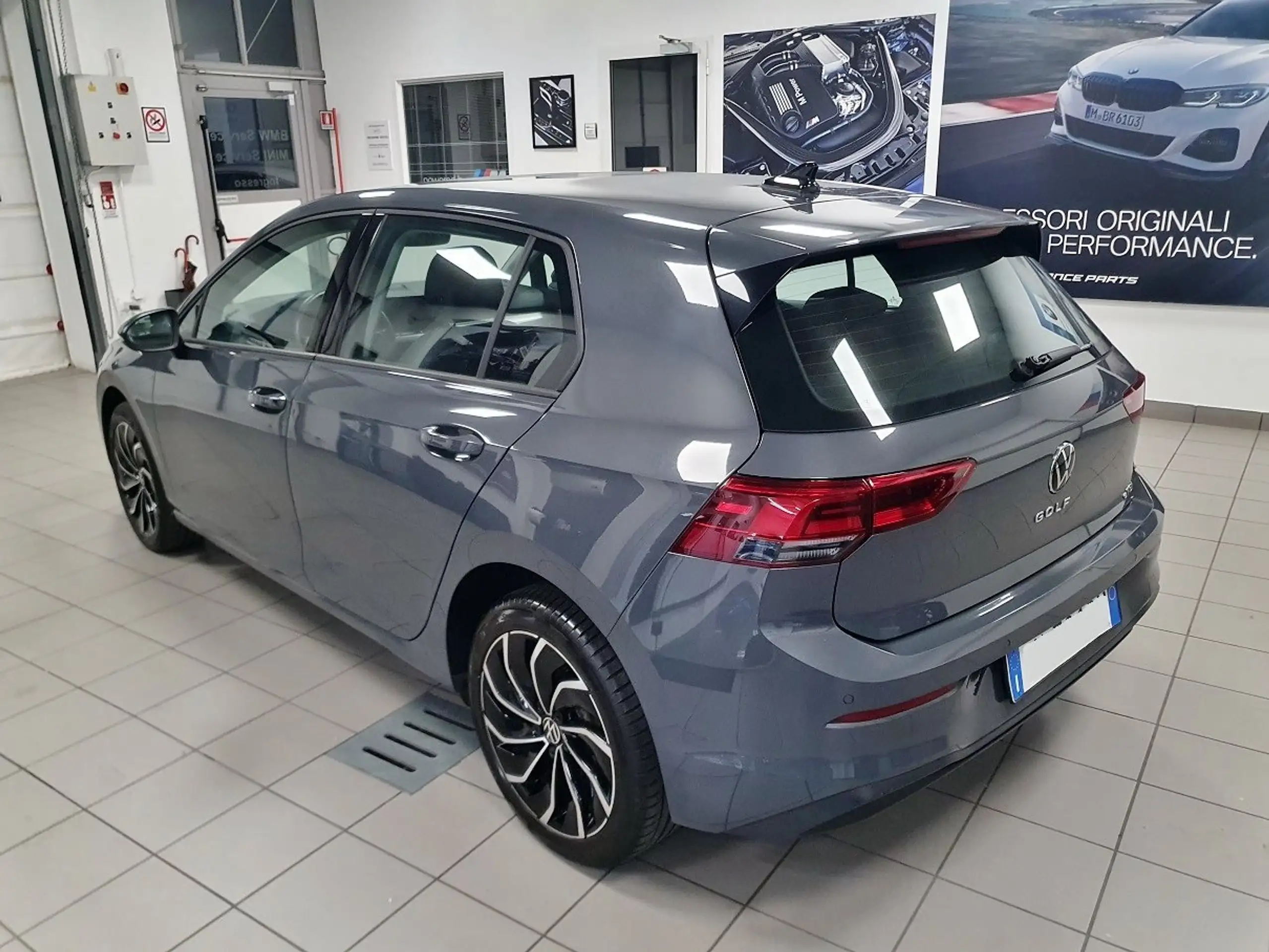 Volkswagen - Golf