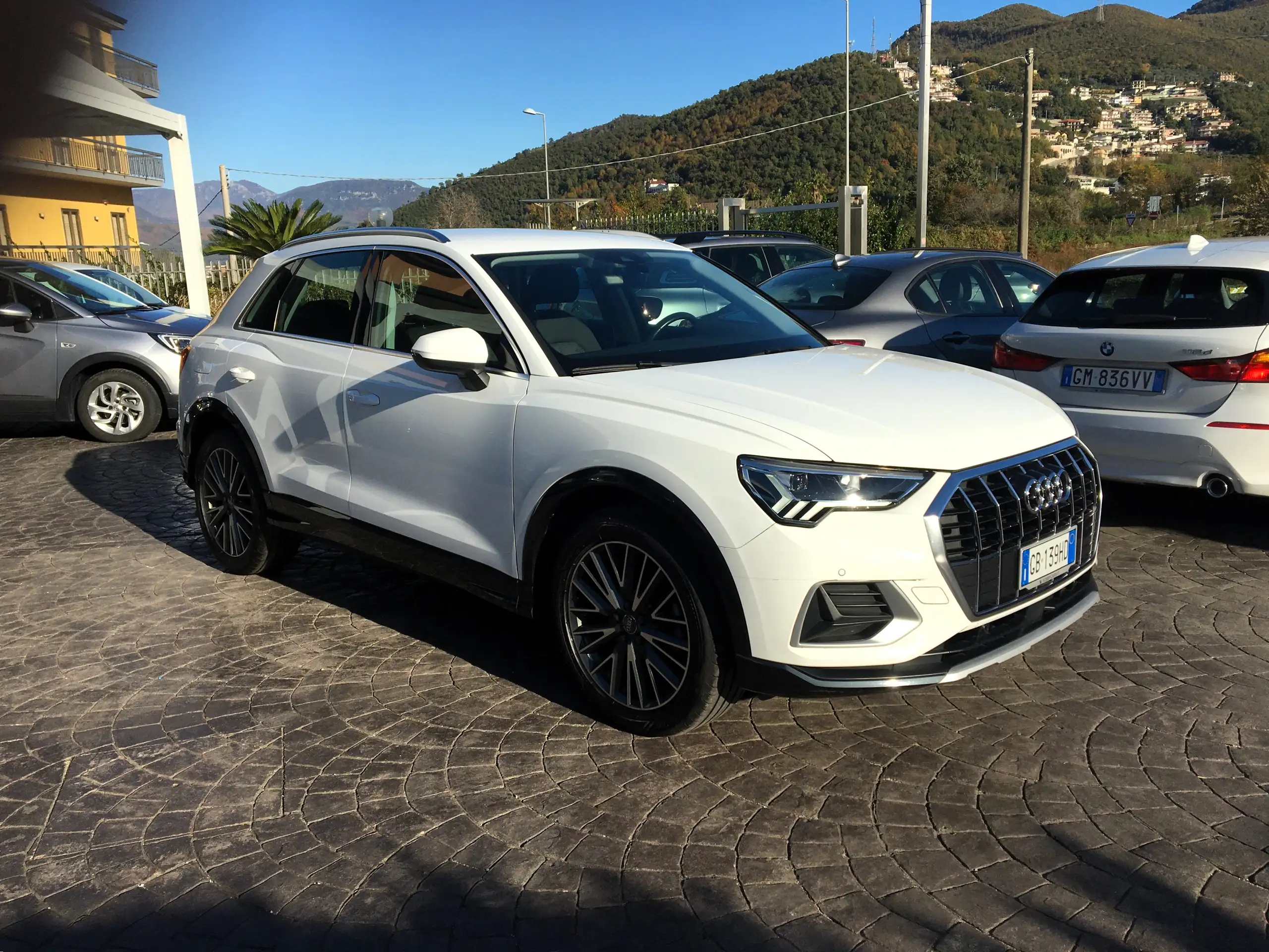 Audi - Q3