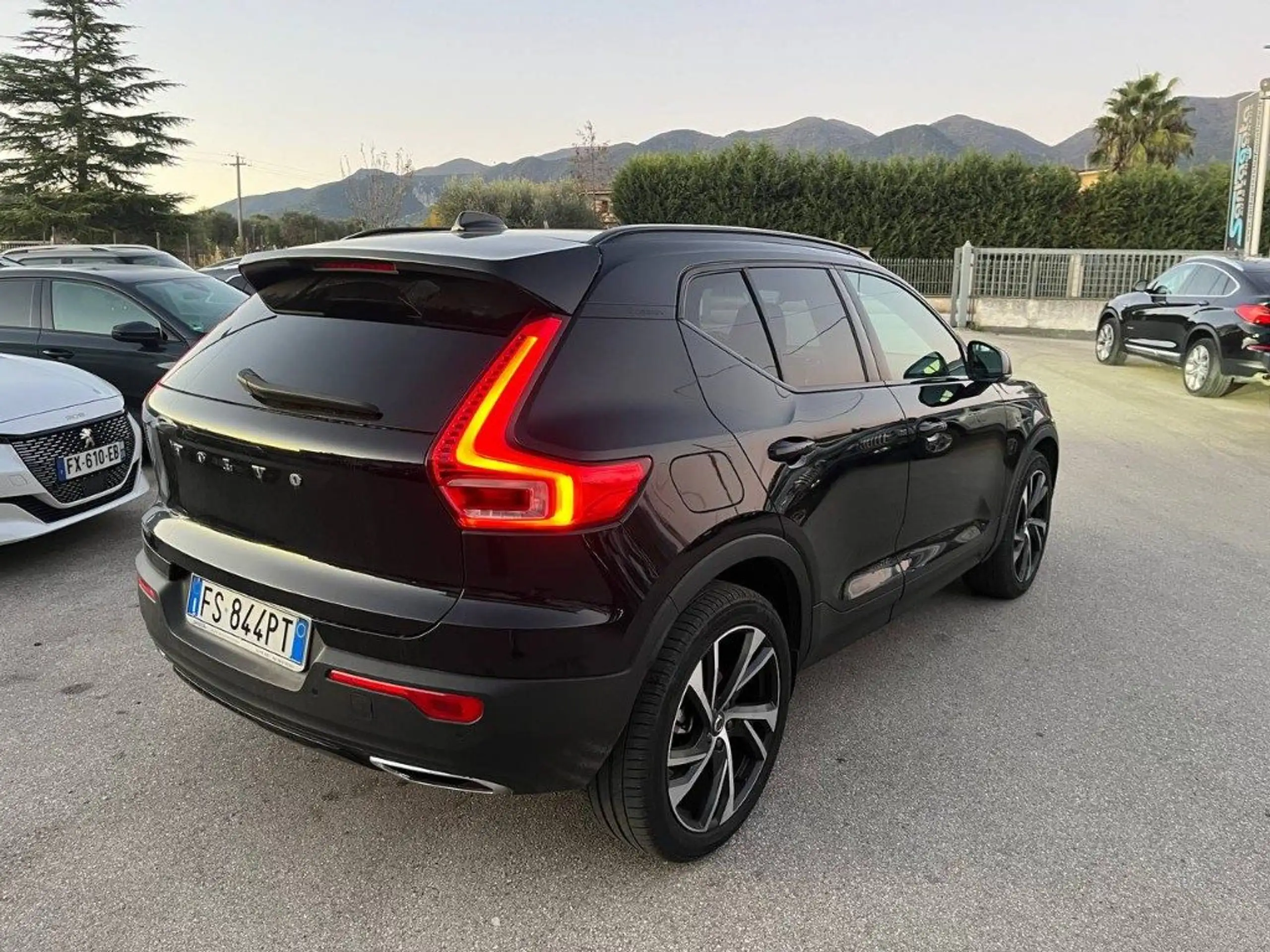 Volvo - XC40