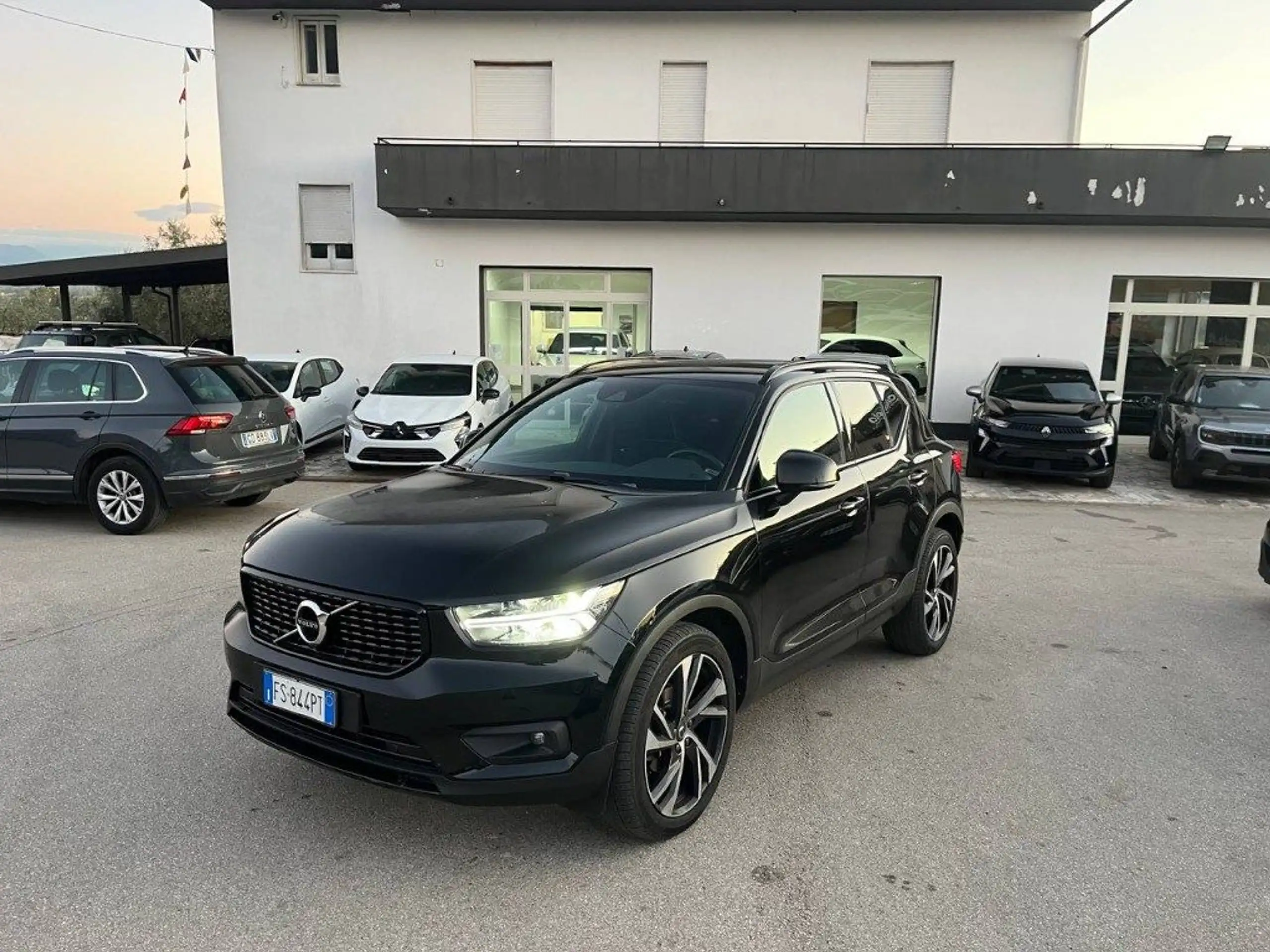 Volvo - XC40