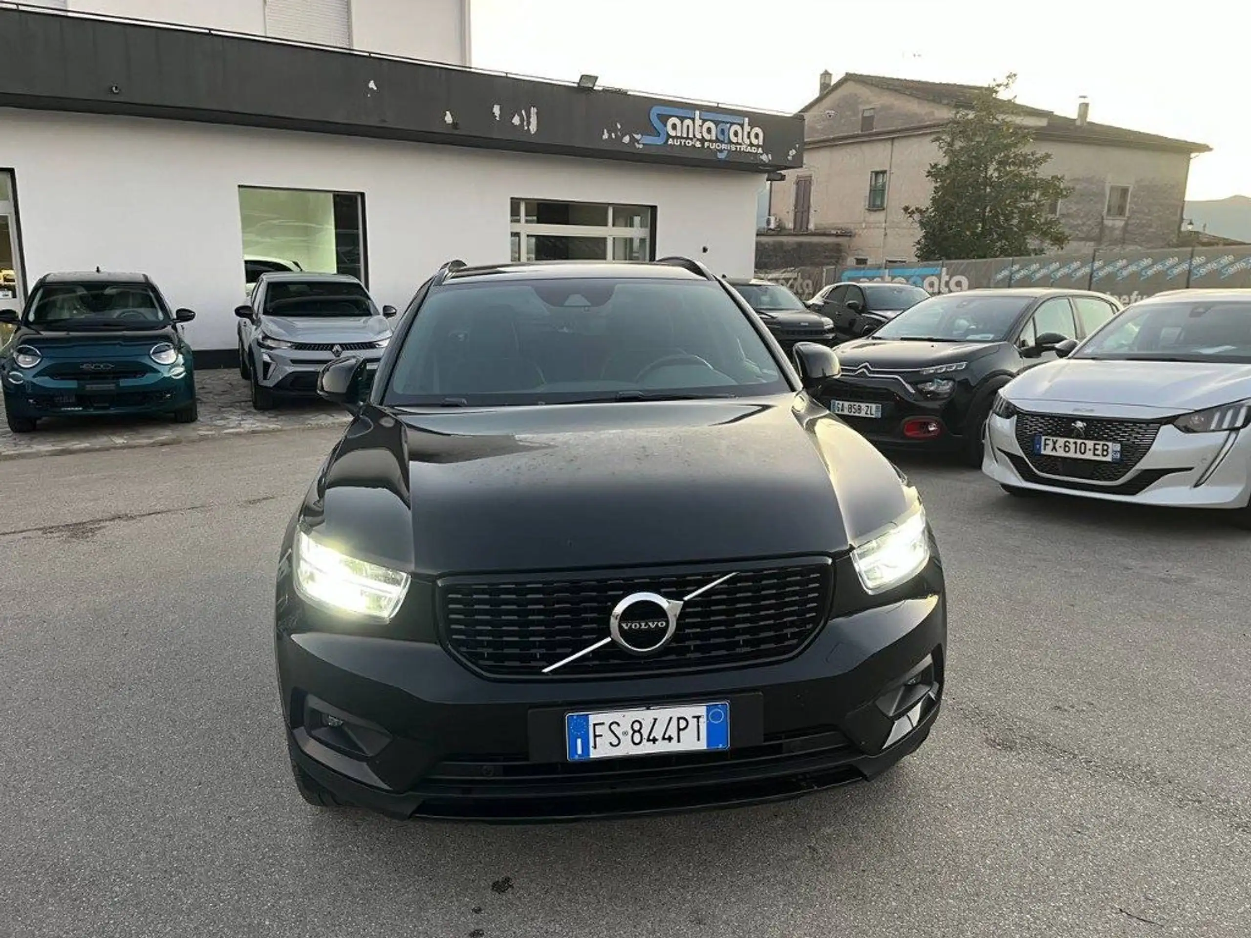 Volvo - XC40