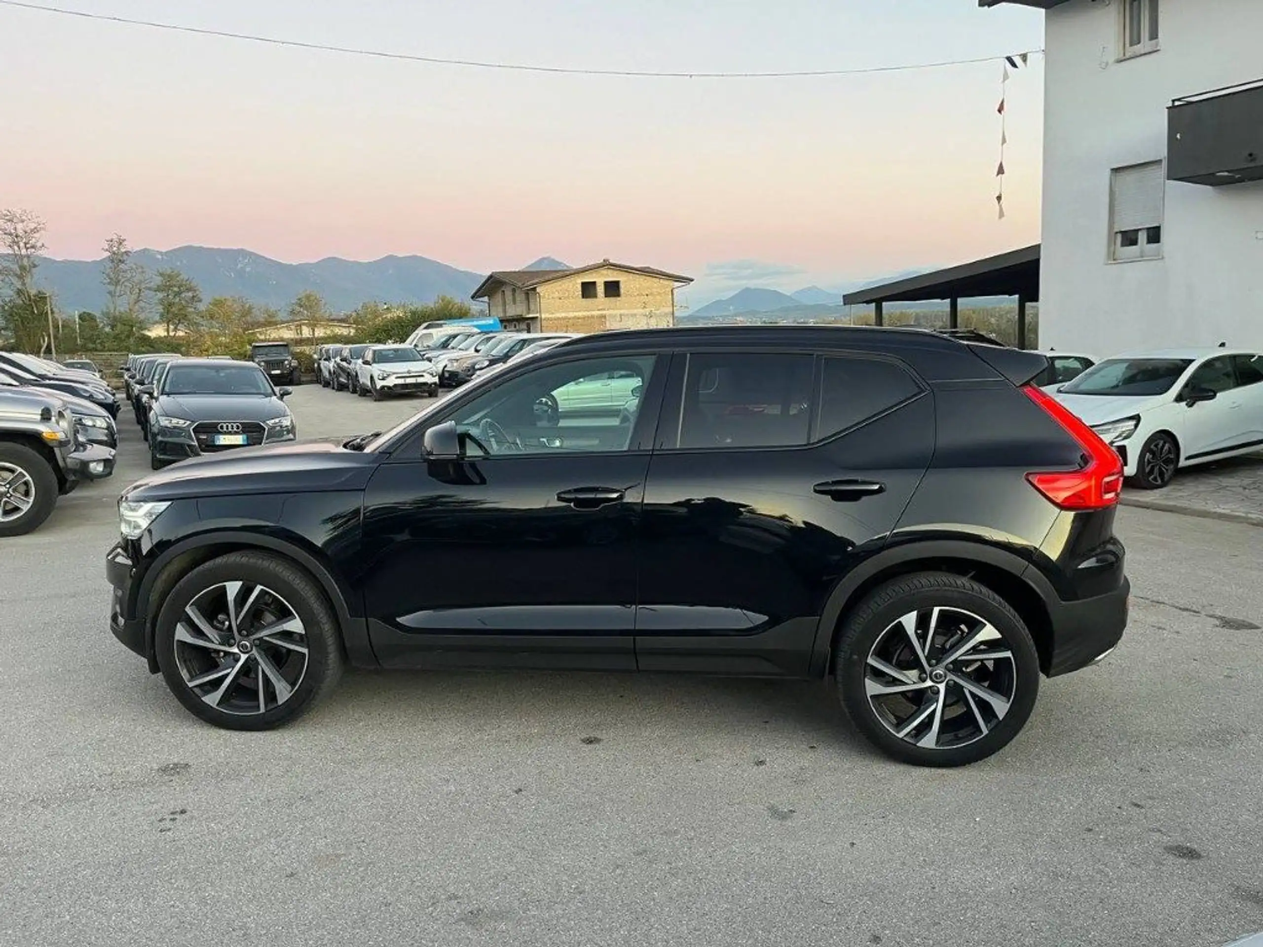 Volvo - XC40