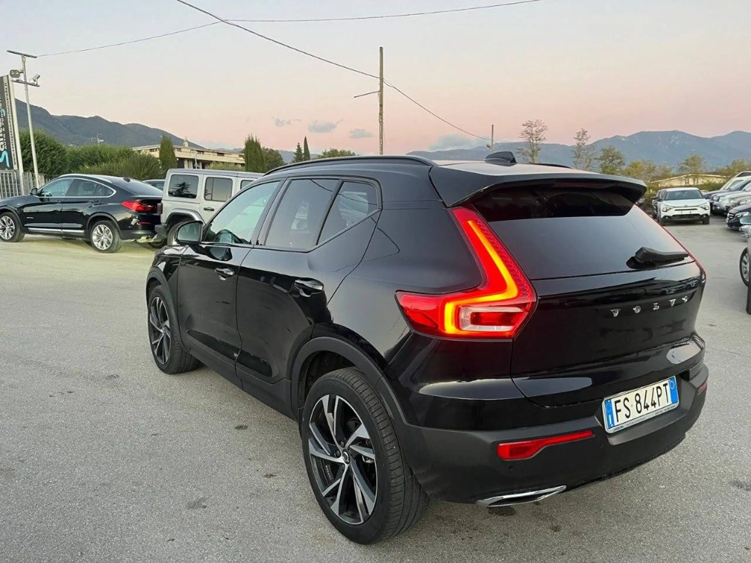 Volvo - XC40