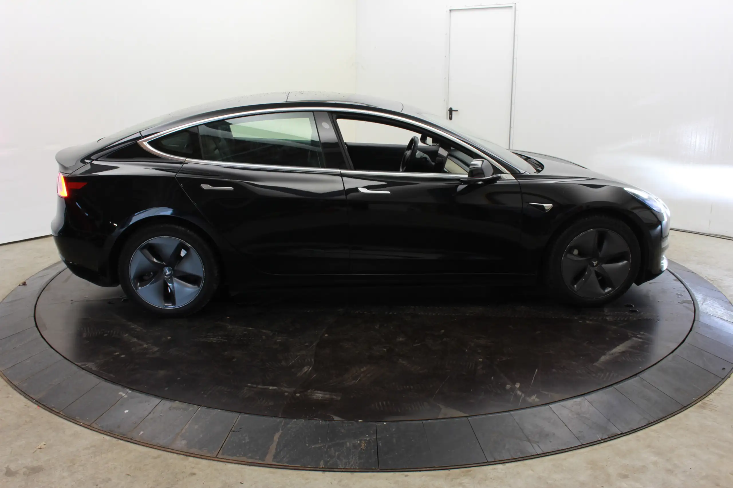 Tesla - Model 3