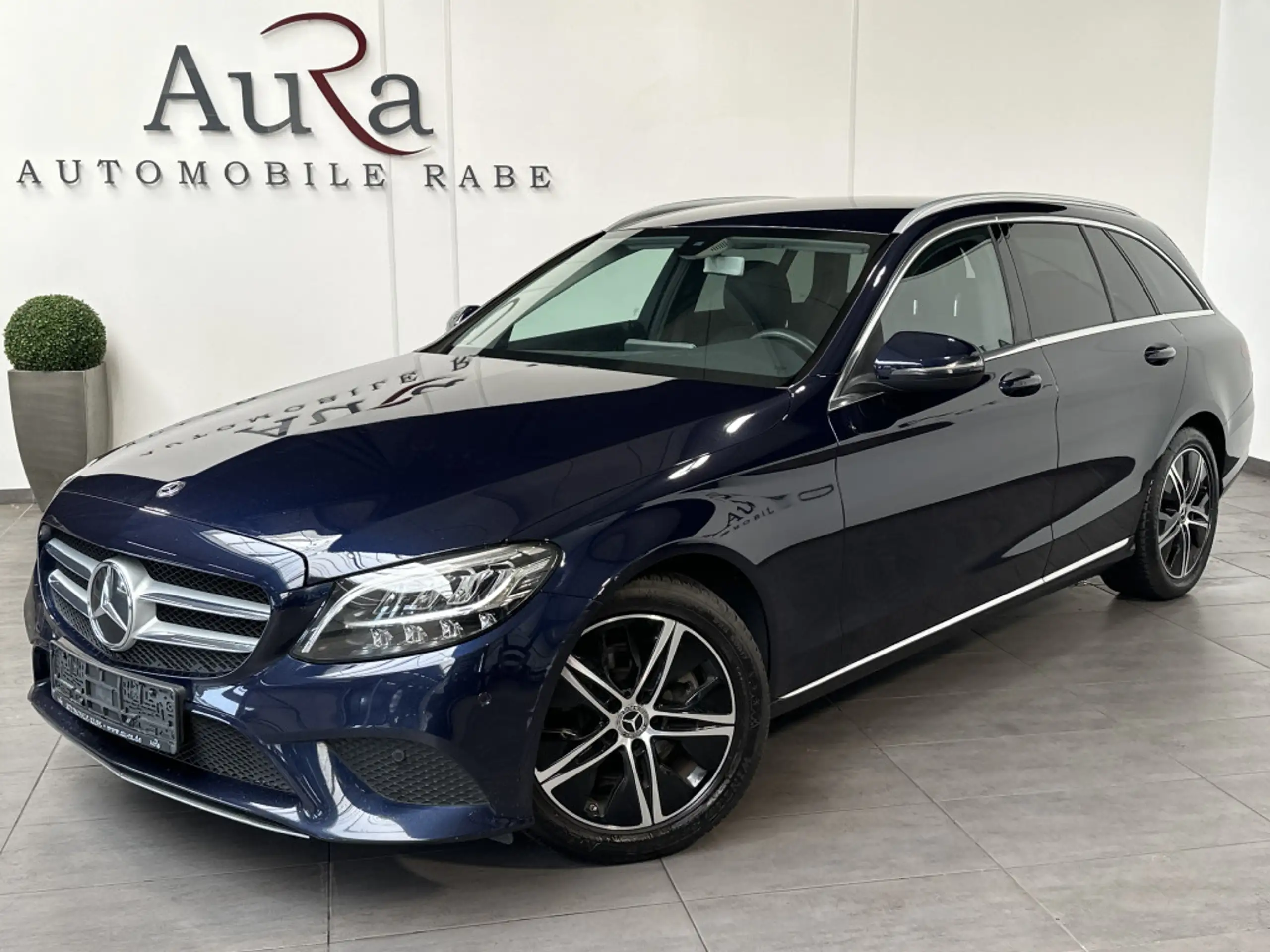 Mercedes-Benz - C 220