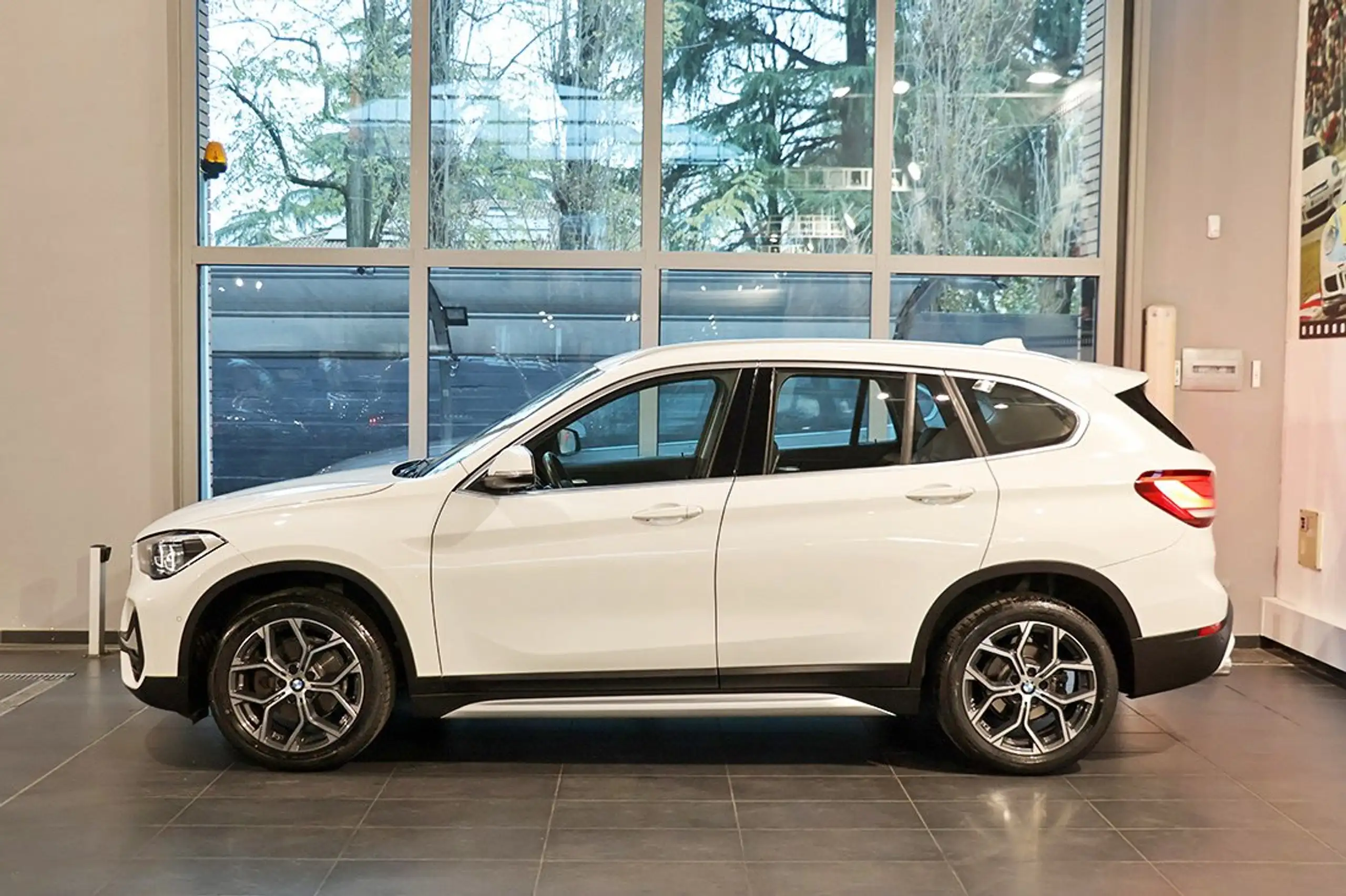 BMW - X1