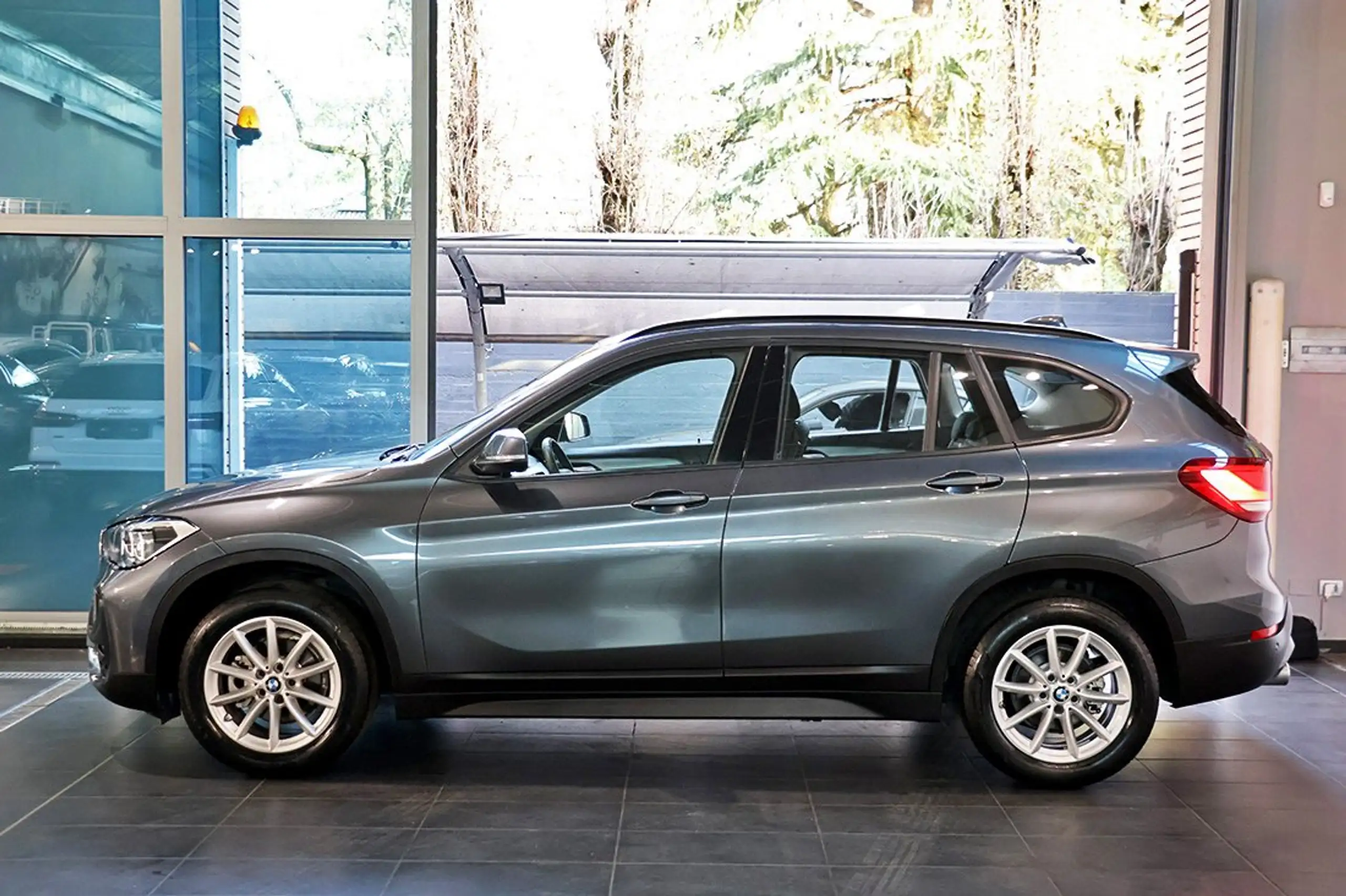 BMW - X1