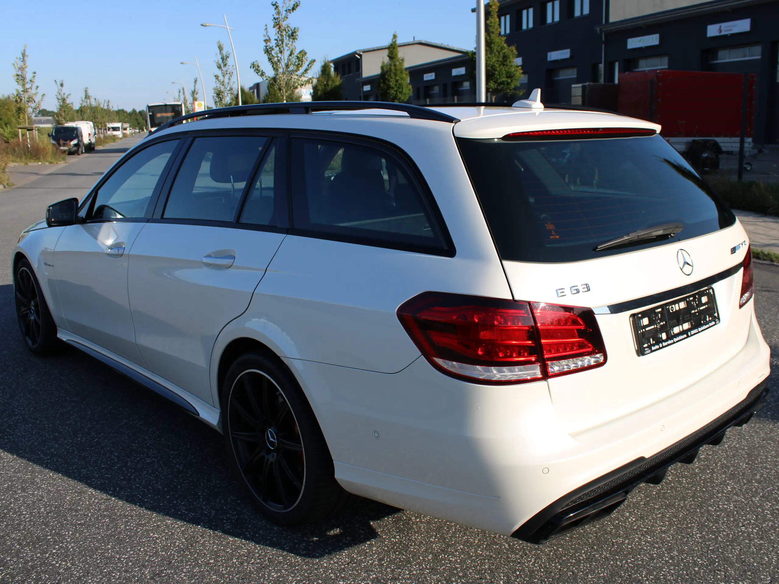 Mercedes-Benz - E 63 AMG