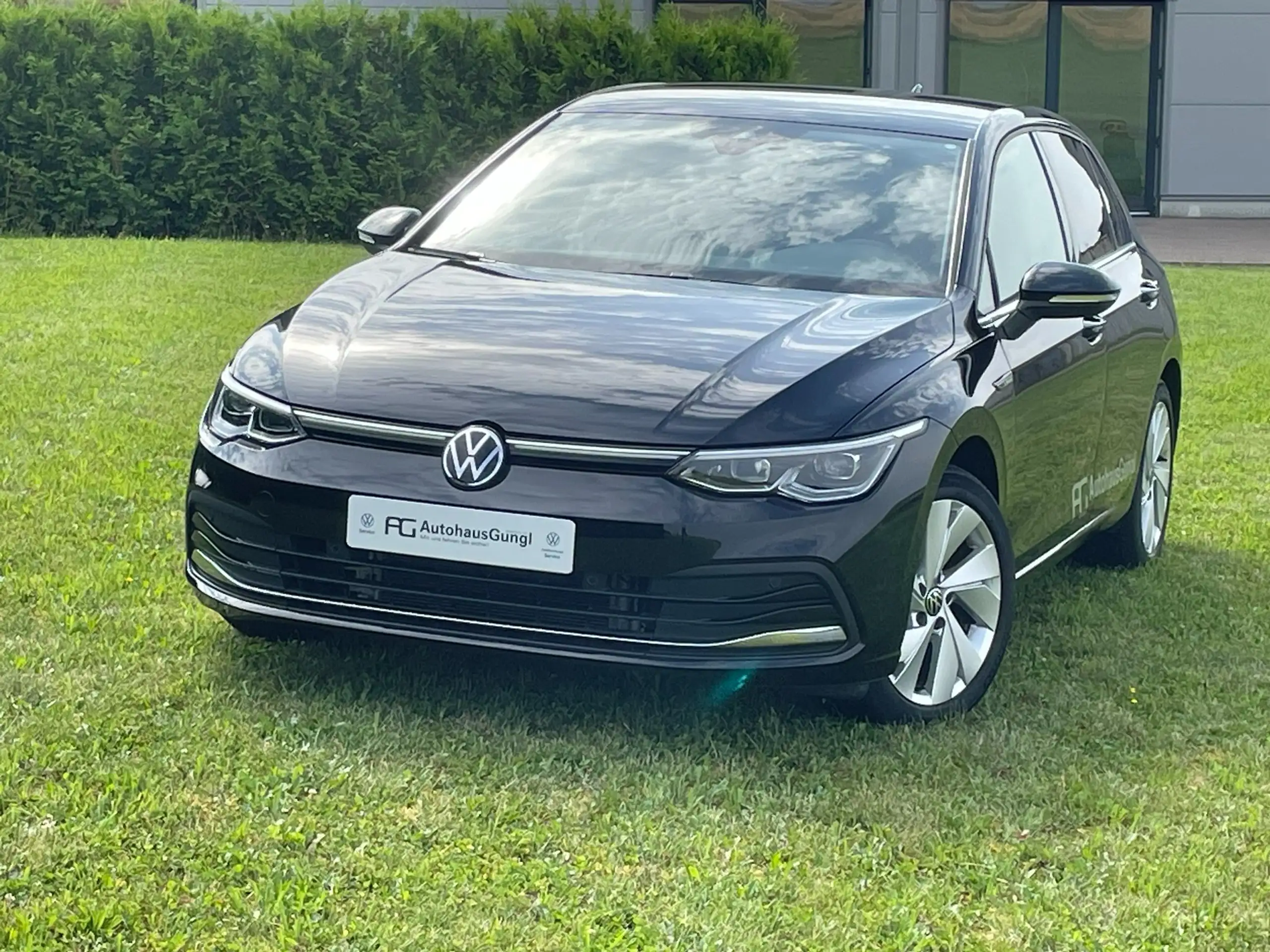 Volkswagen - Golf