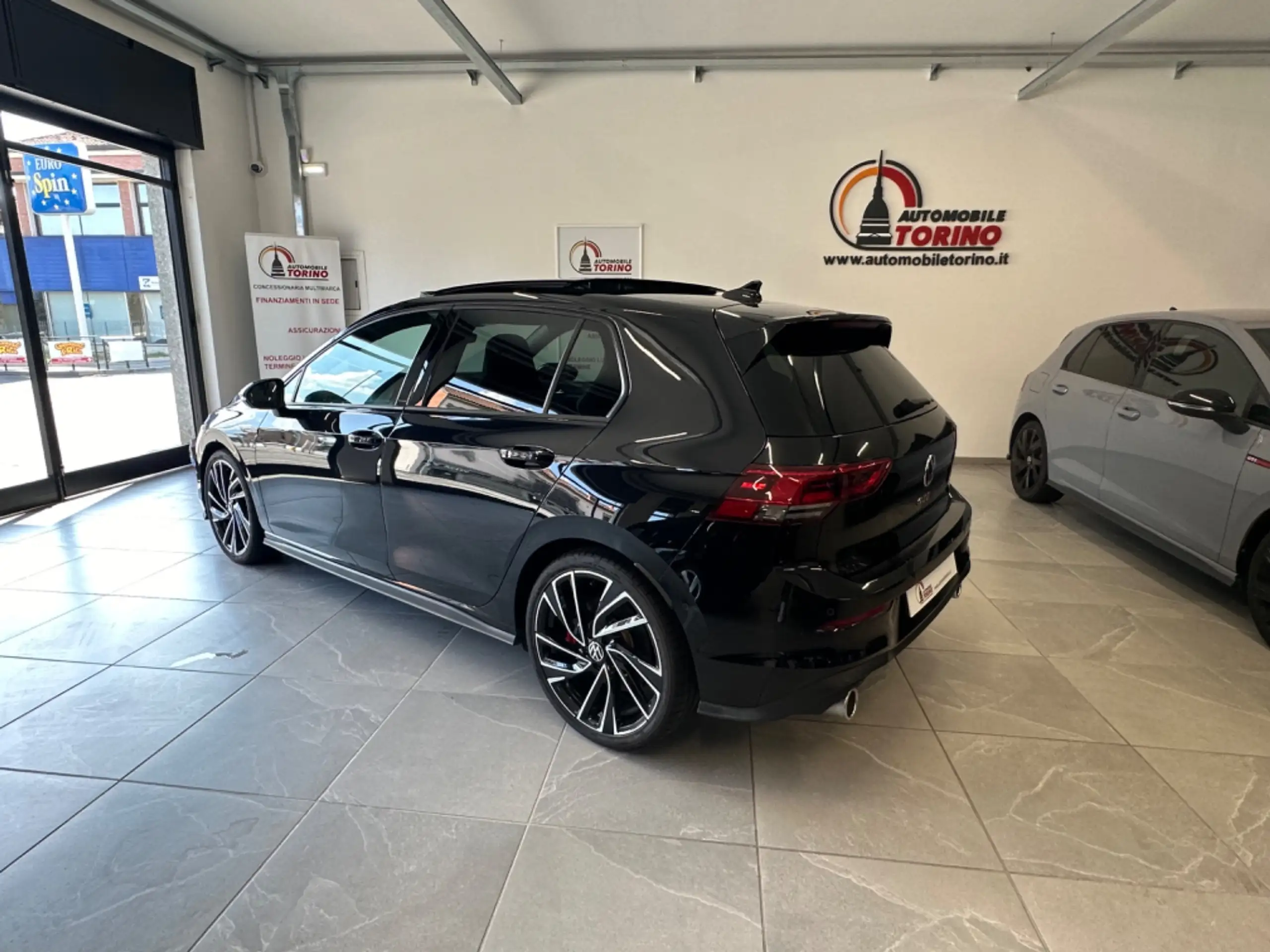 Volkswagen - Golf GTI