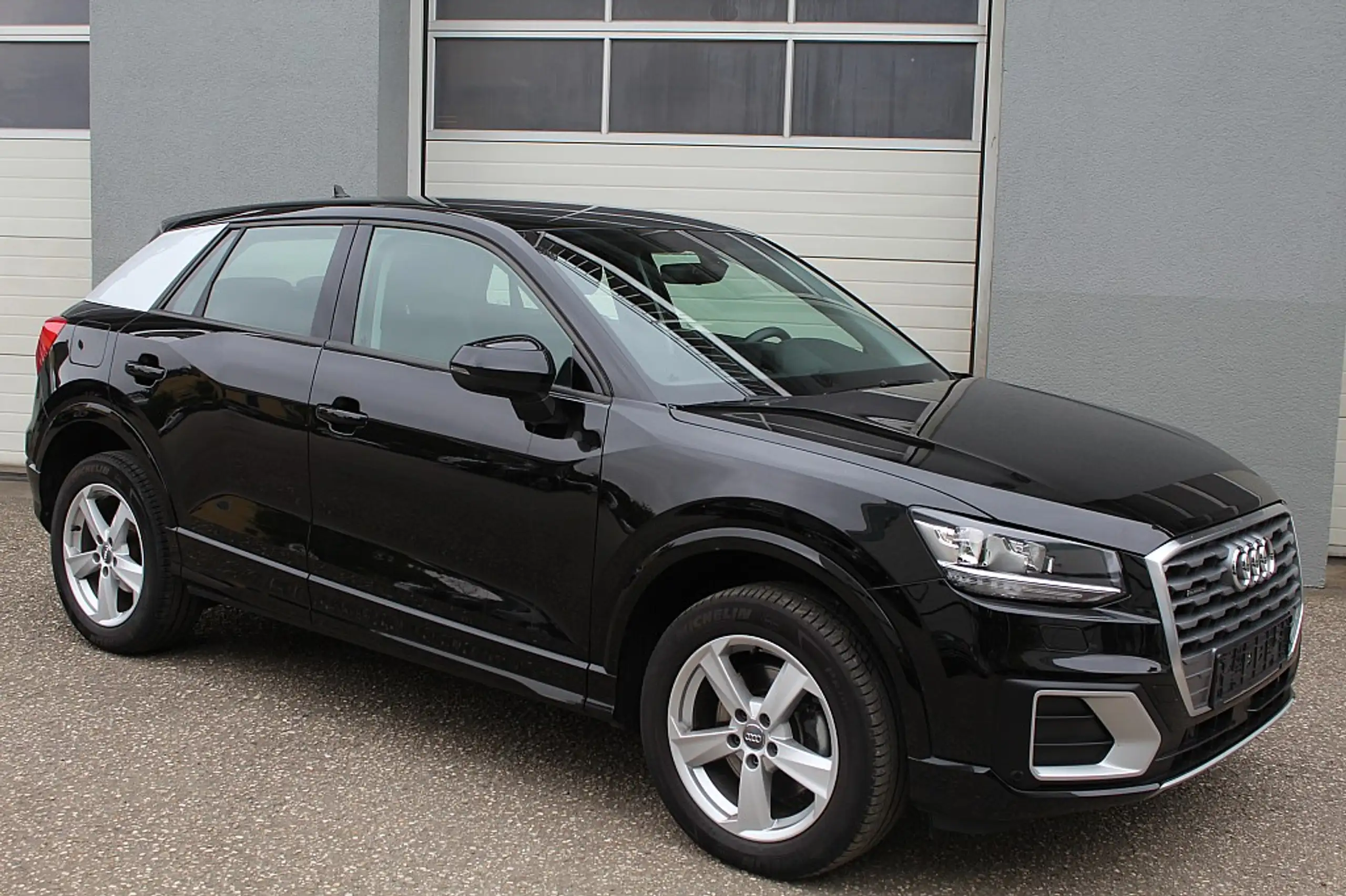 Audi - Q2