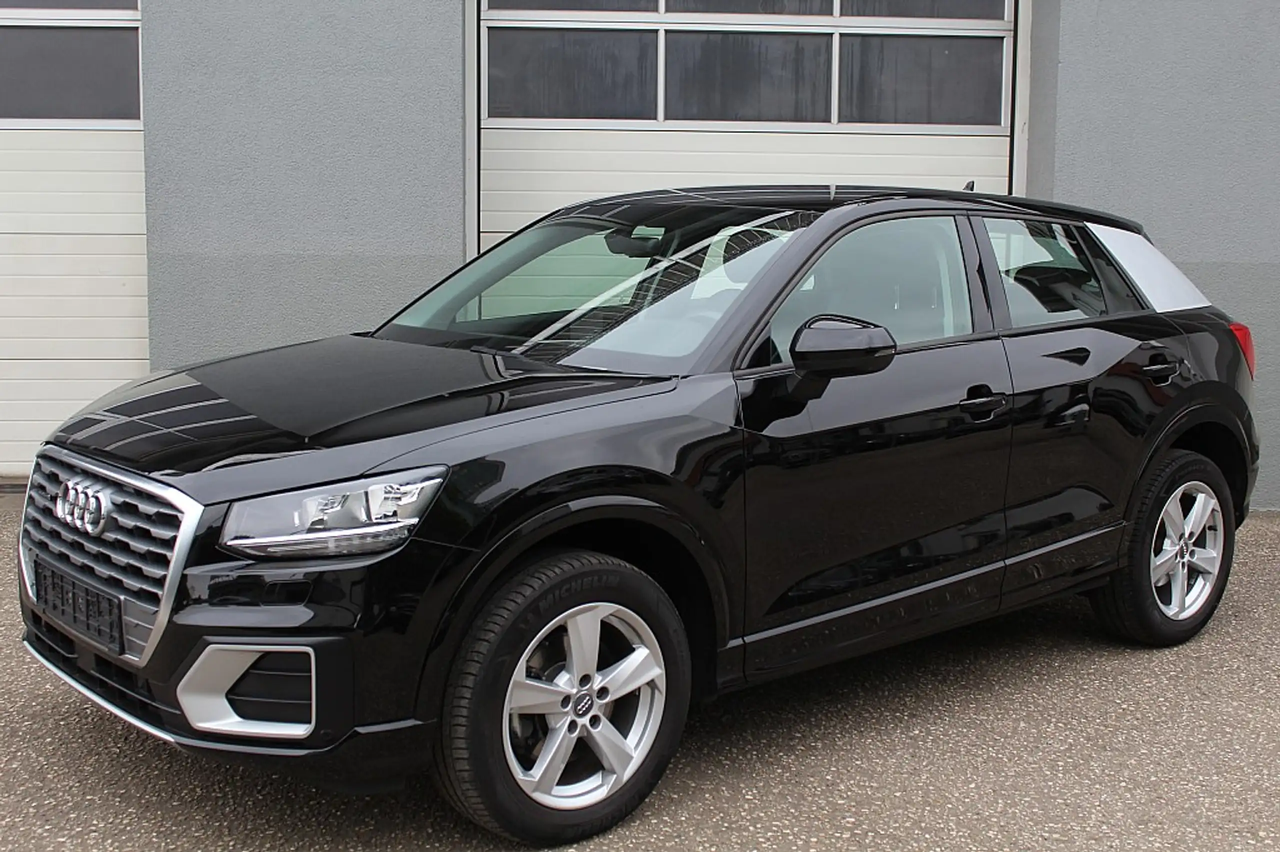 Audi - Q2