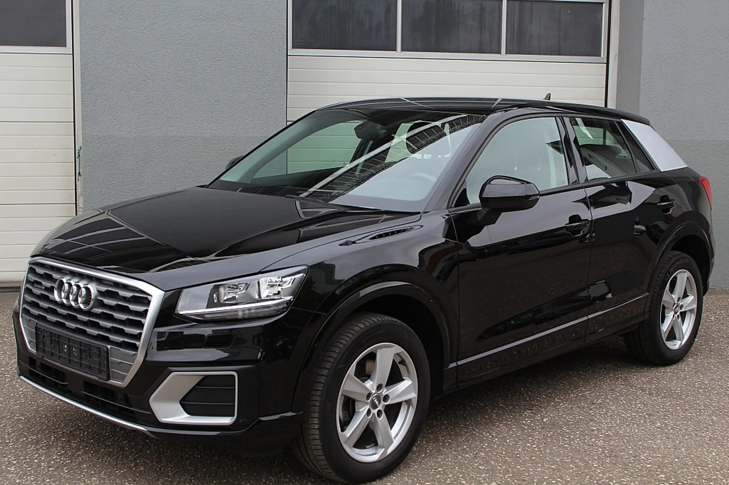 Audi - Q2