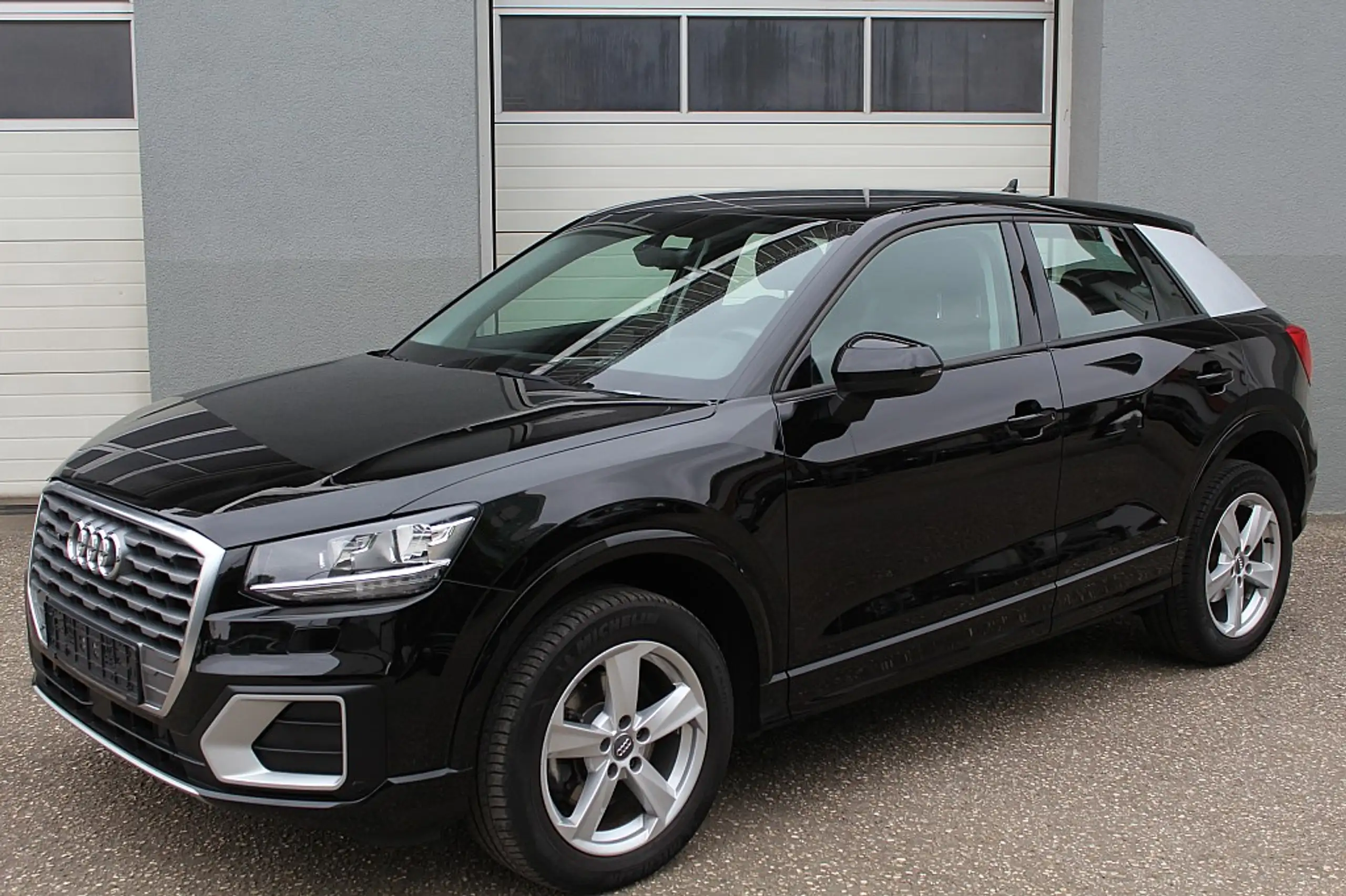 Audi - Q2