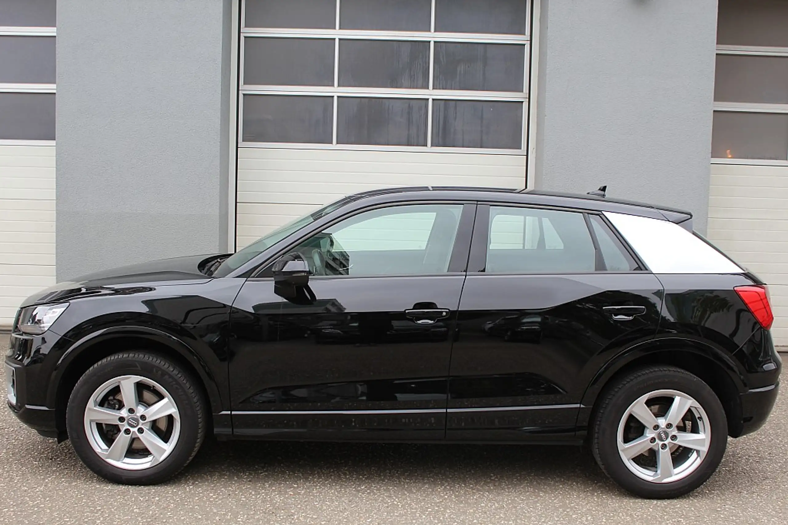 Audi - Q2