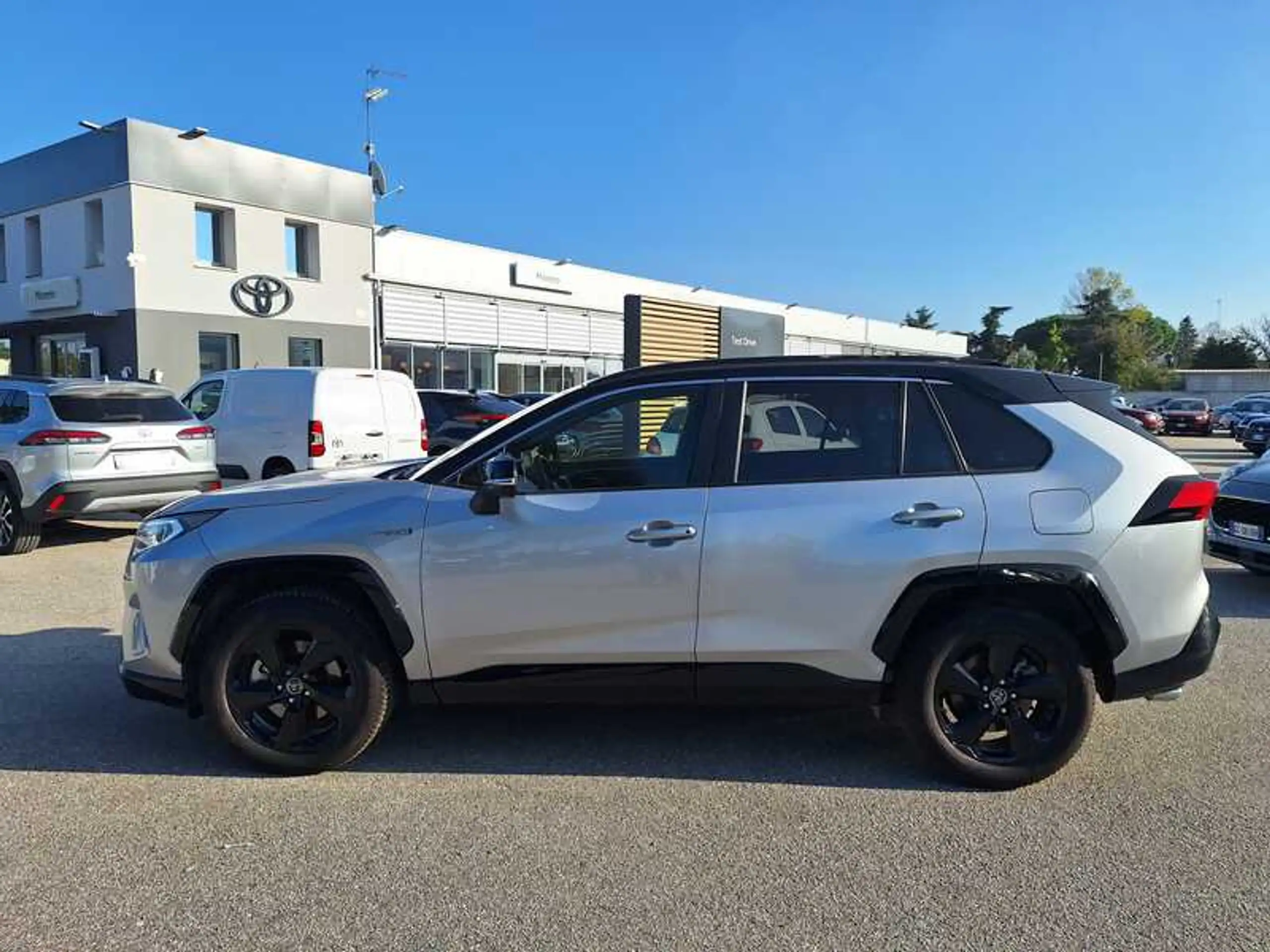 Toyota - RAV 4