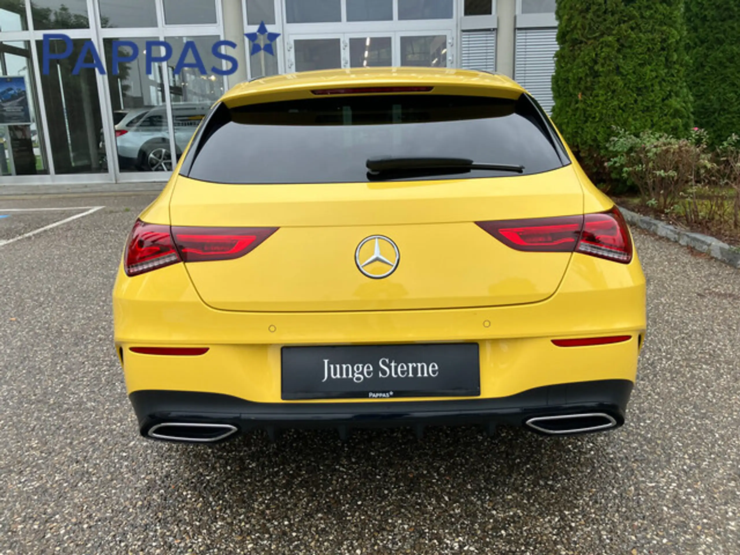 Mercedes-Benz - CLA 200