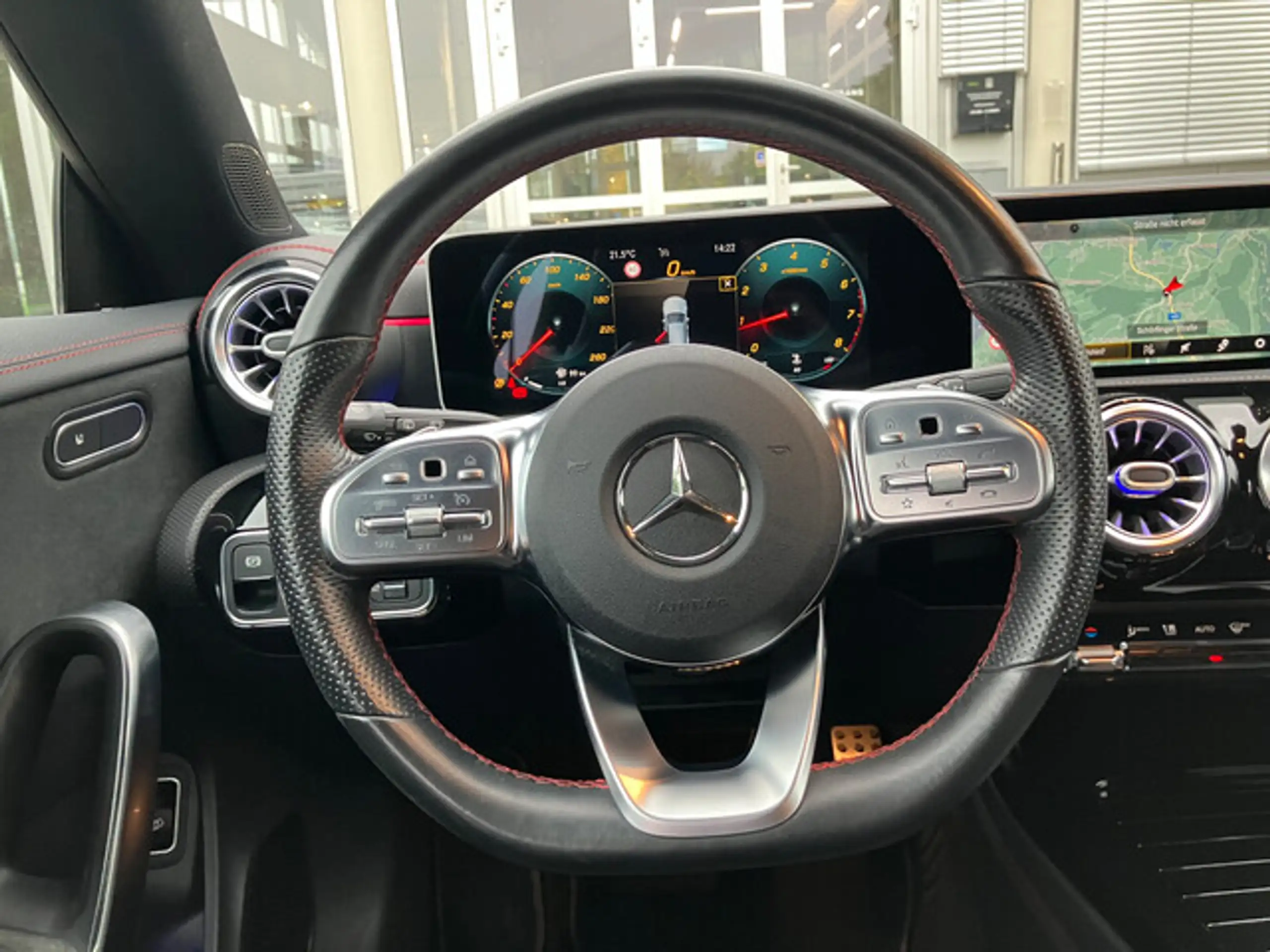 Mercedes-Benz - CLA 200