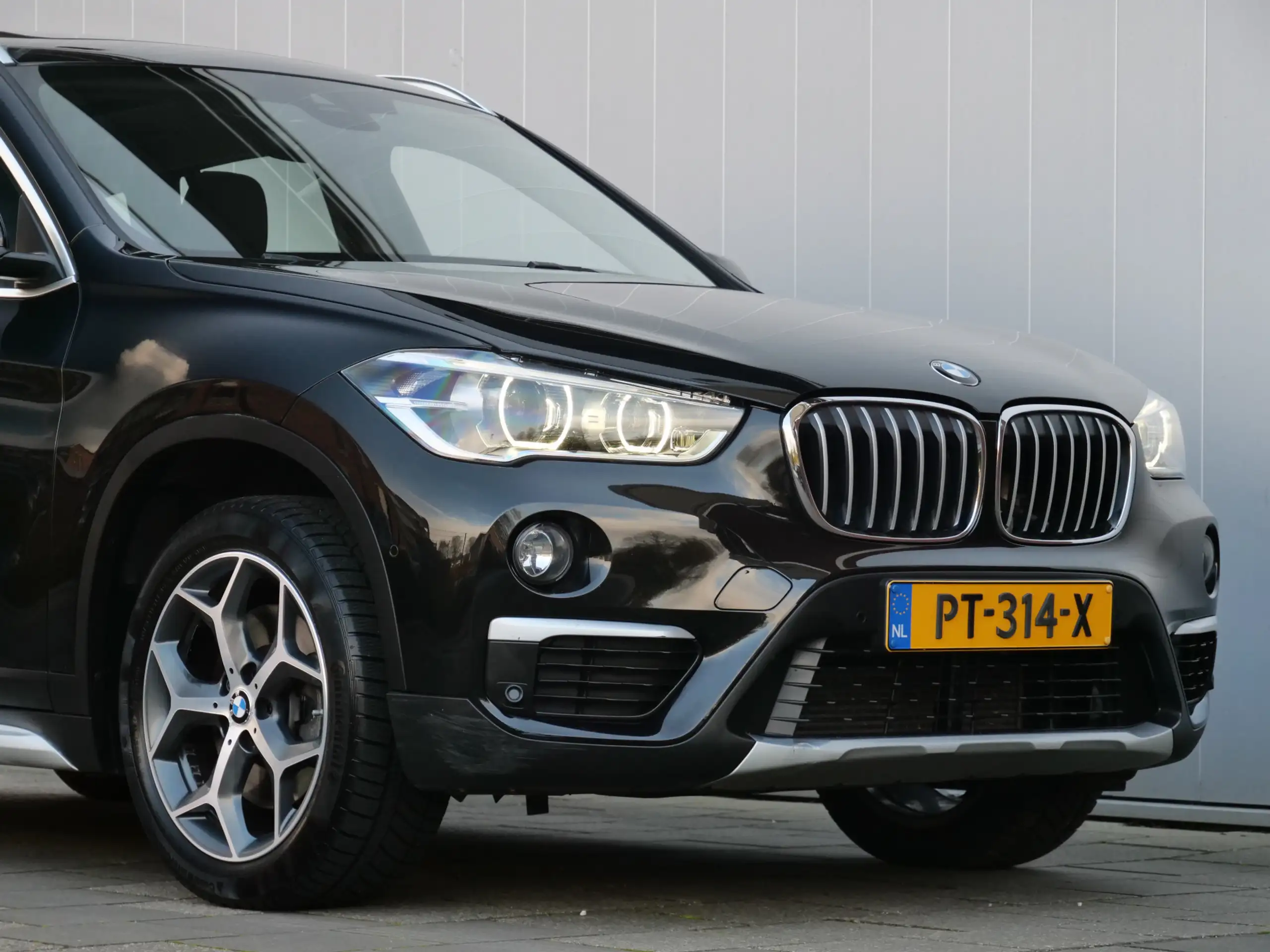 BMW - X1