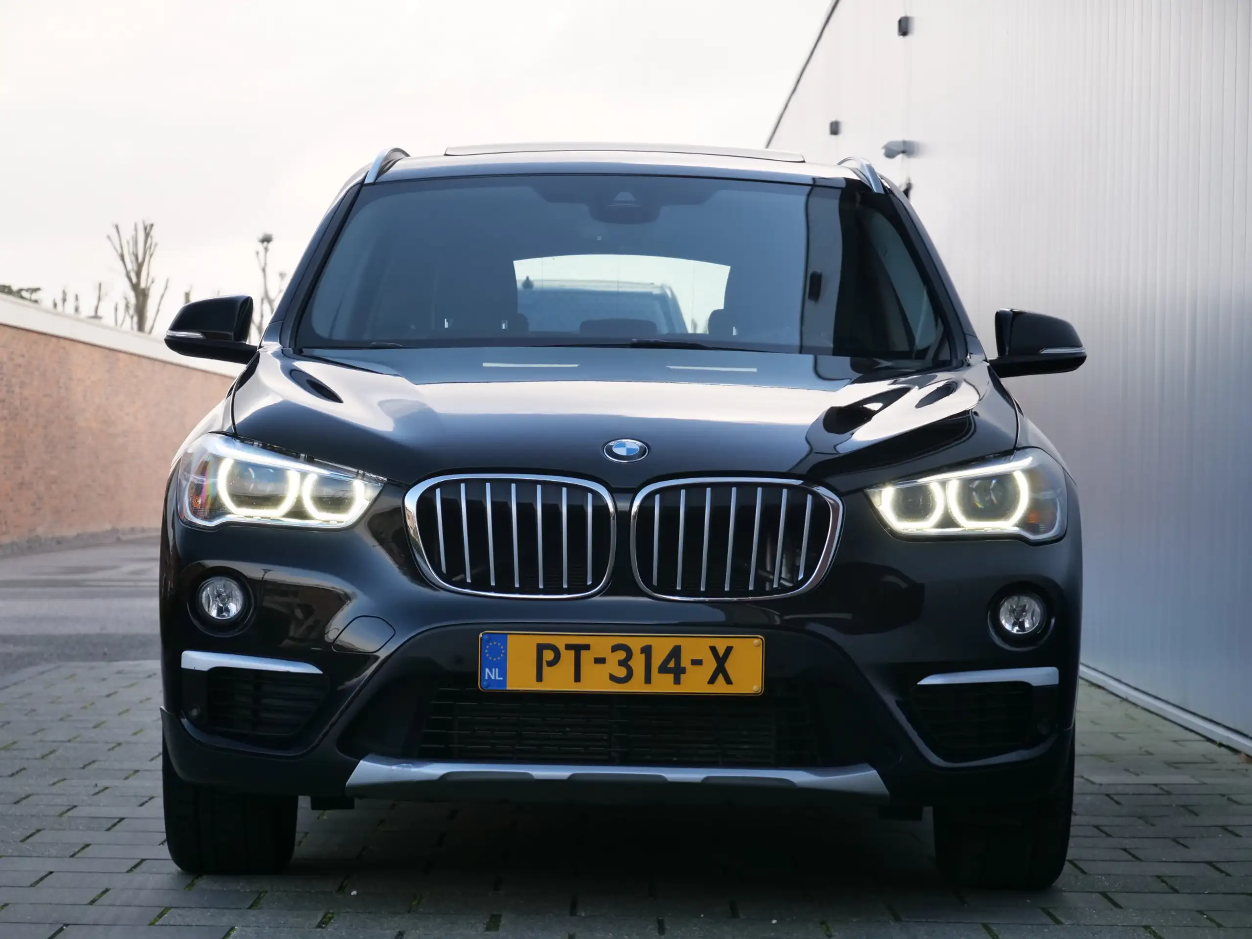 BMW - X1