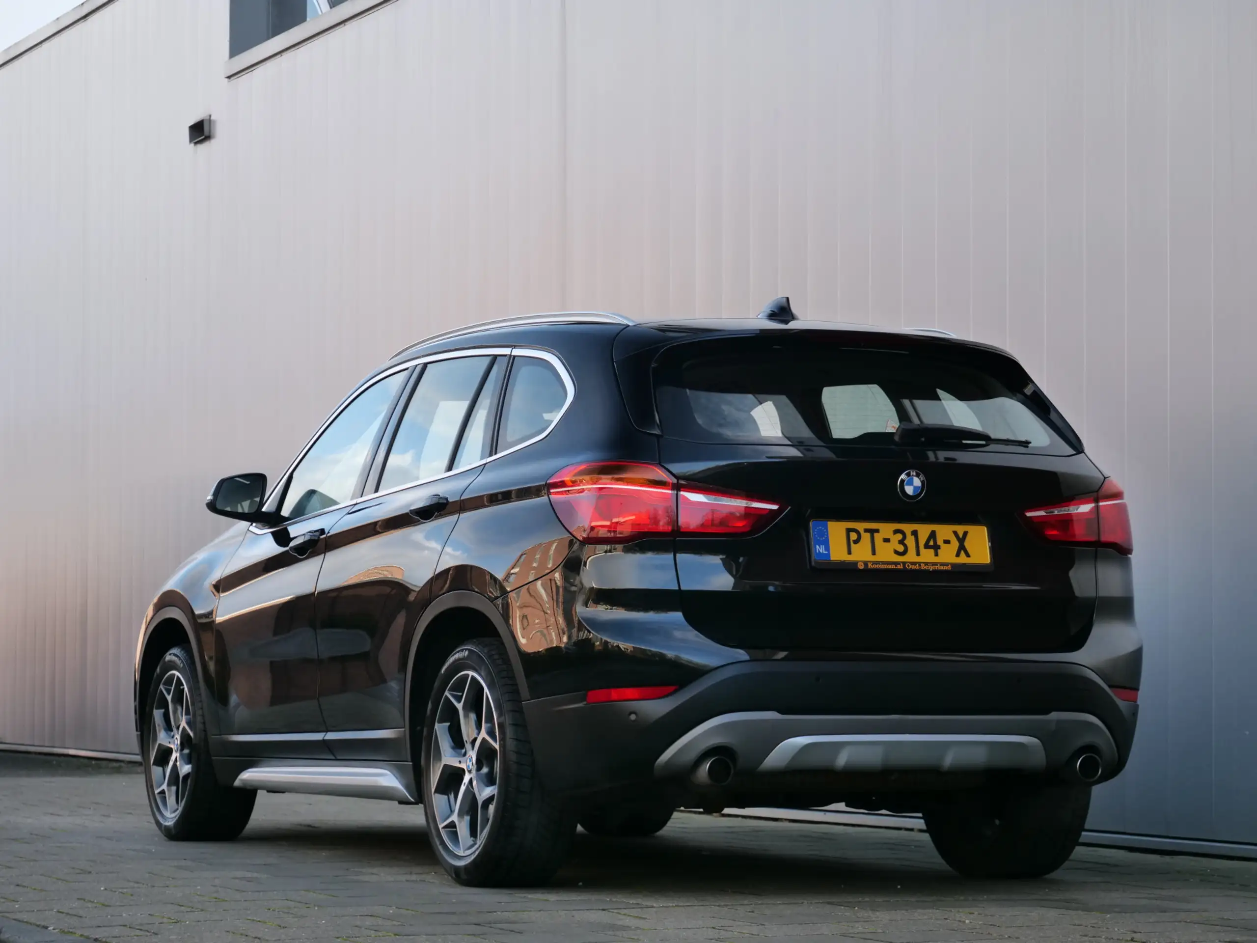 BMW - X1