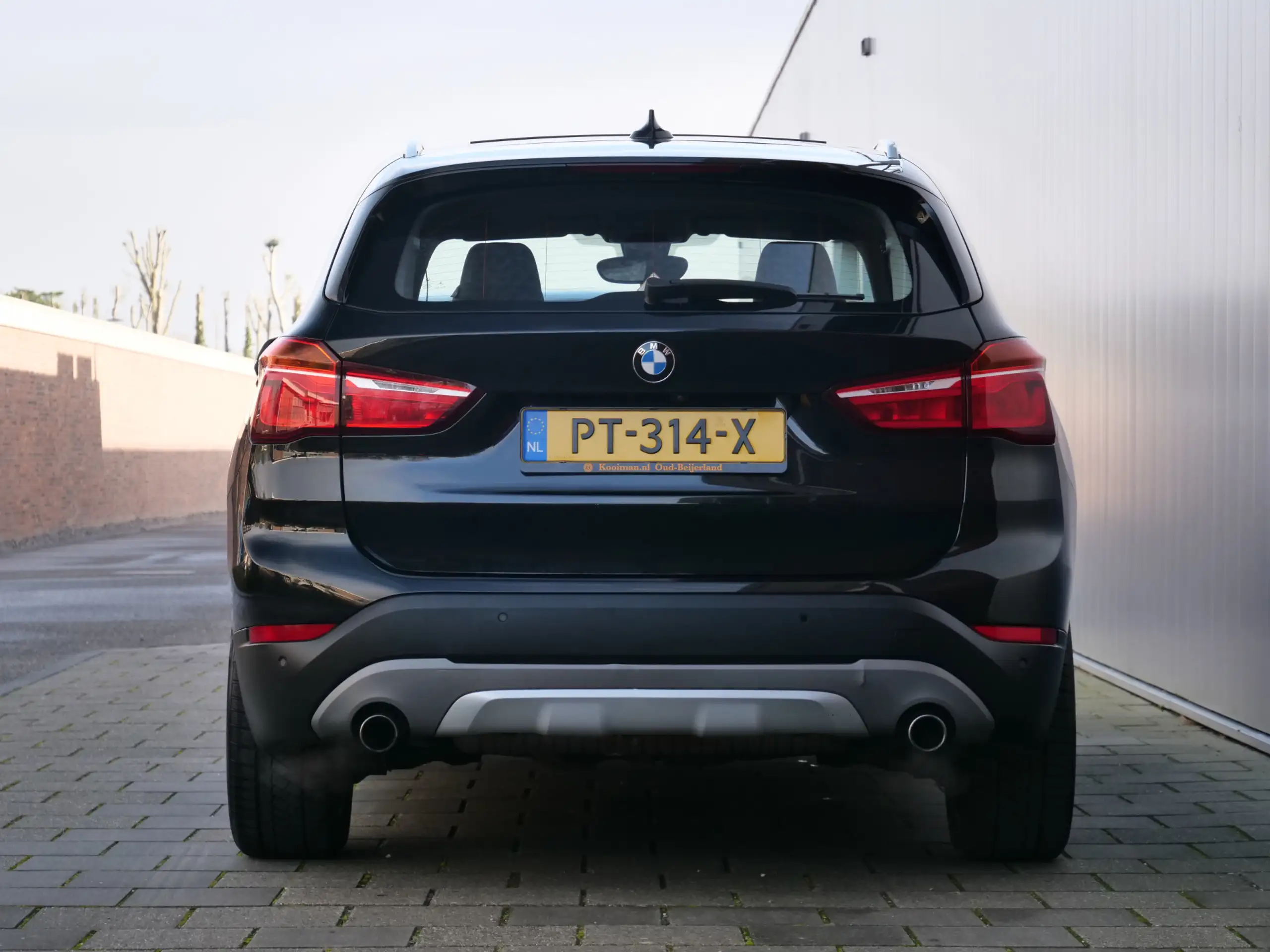 BMW - X1