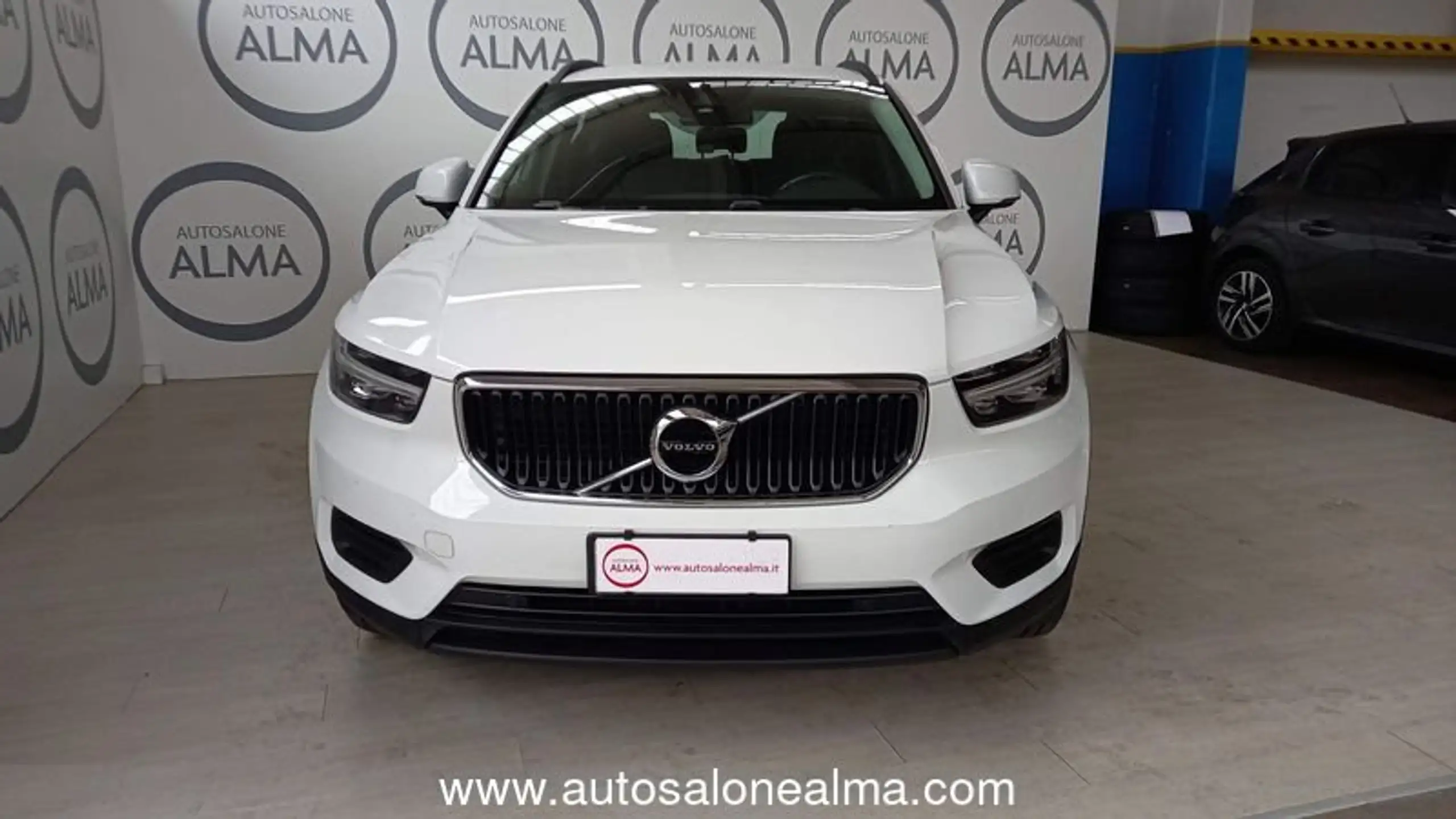 Volvo - XC40