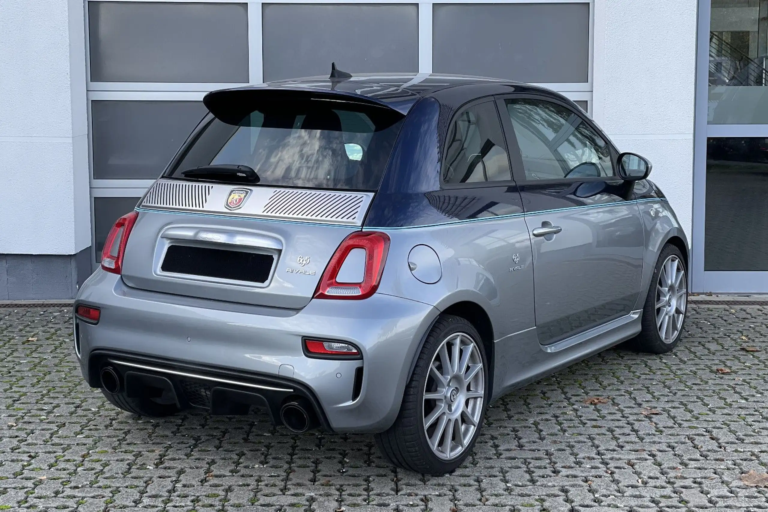 Abarth - 695