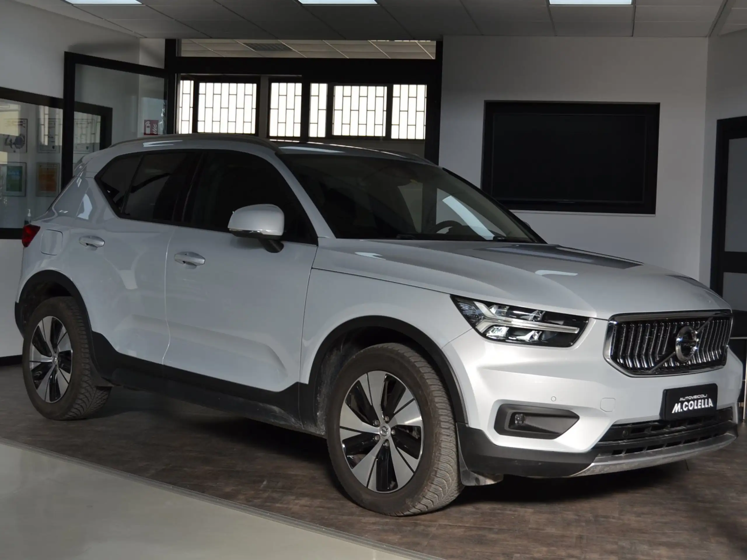 Volvo - XC40