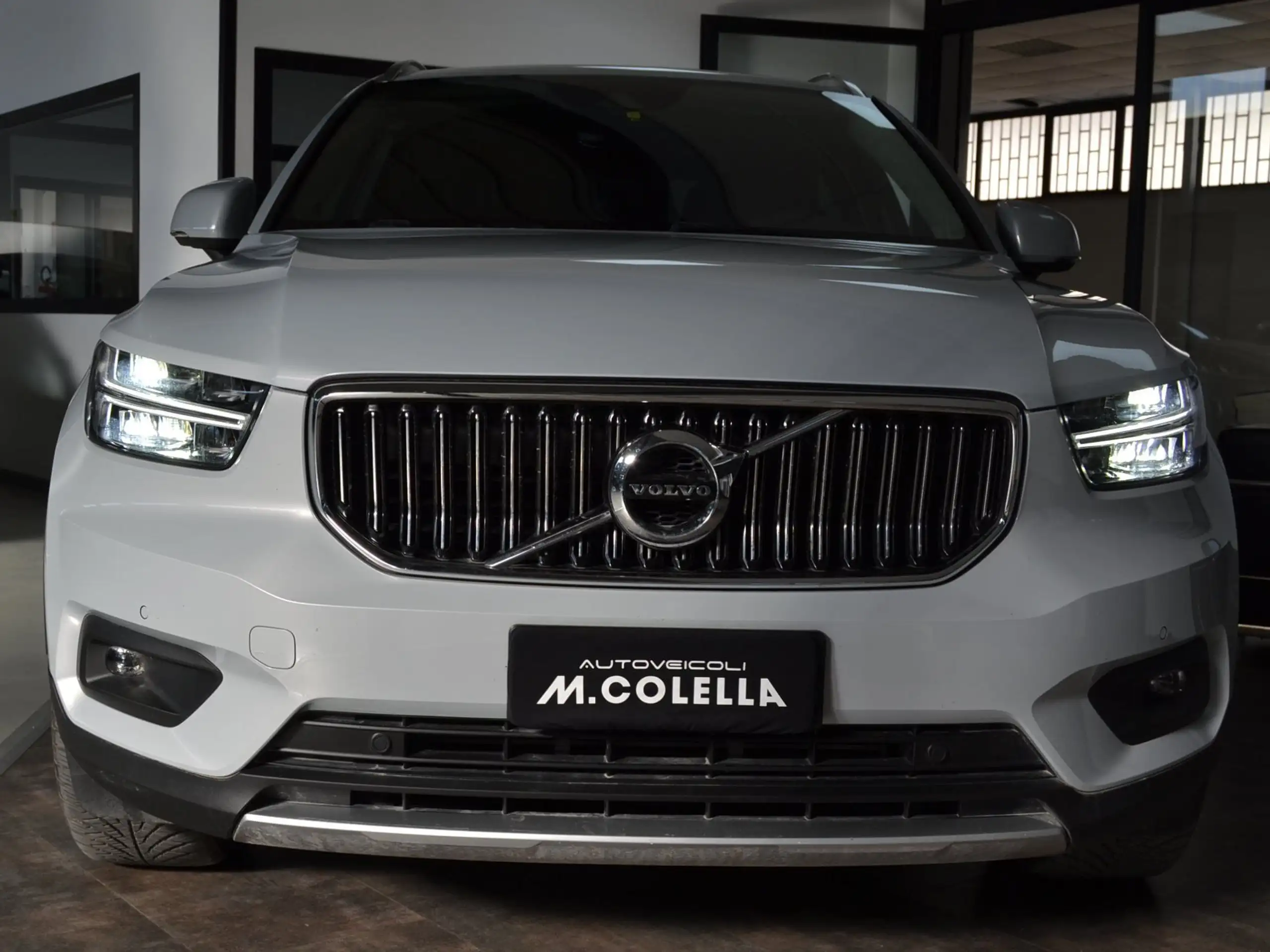 Volvo - XC40