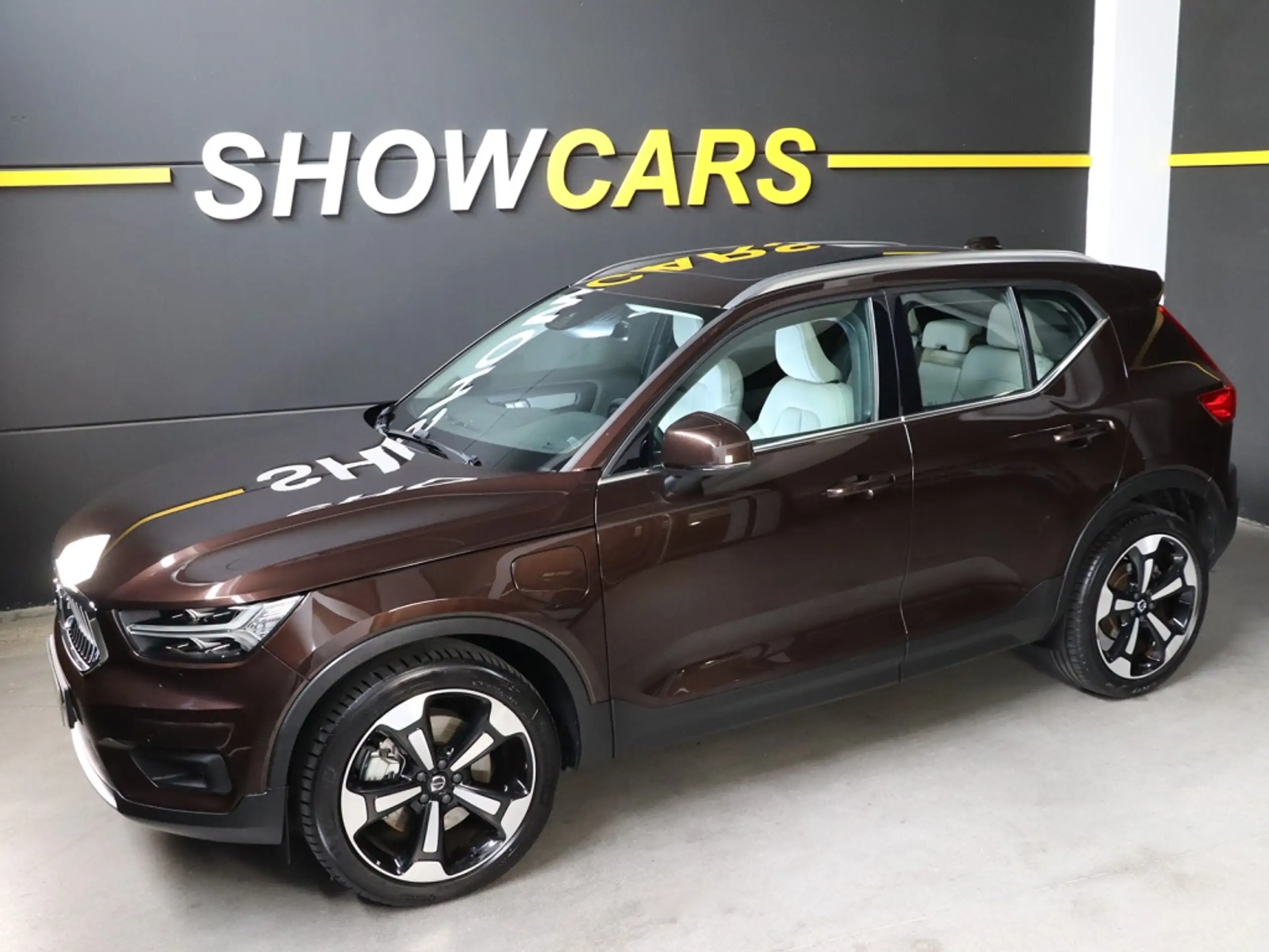 Volvo - XC40