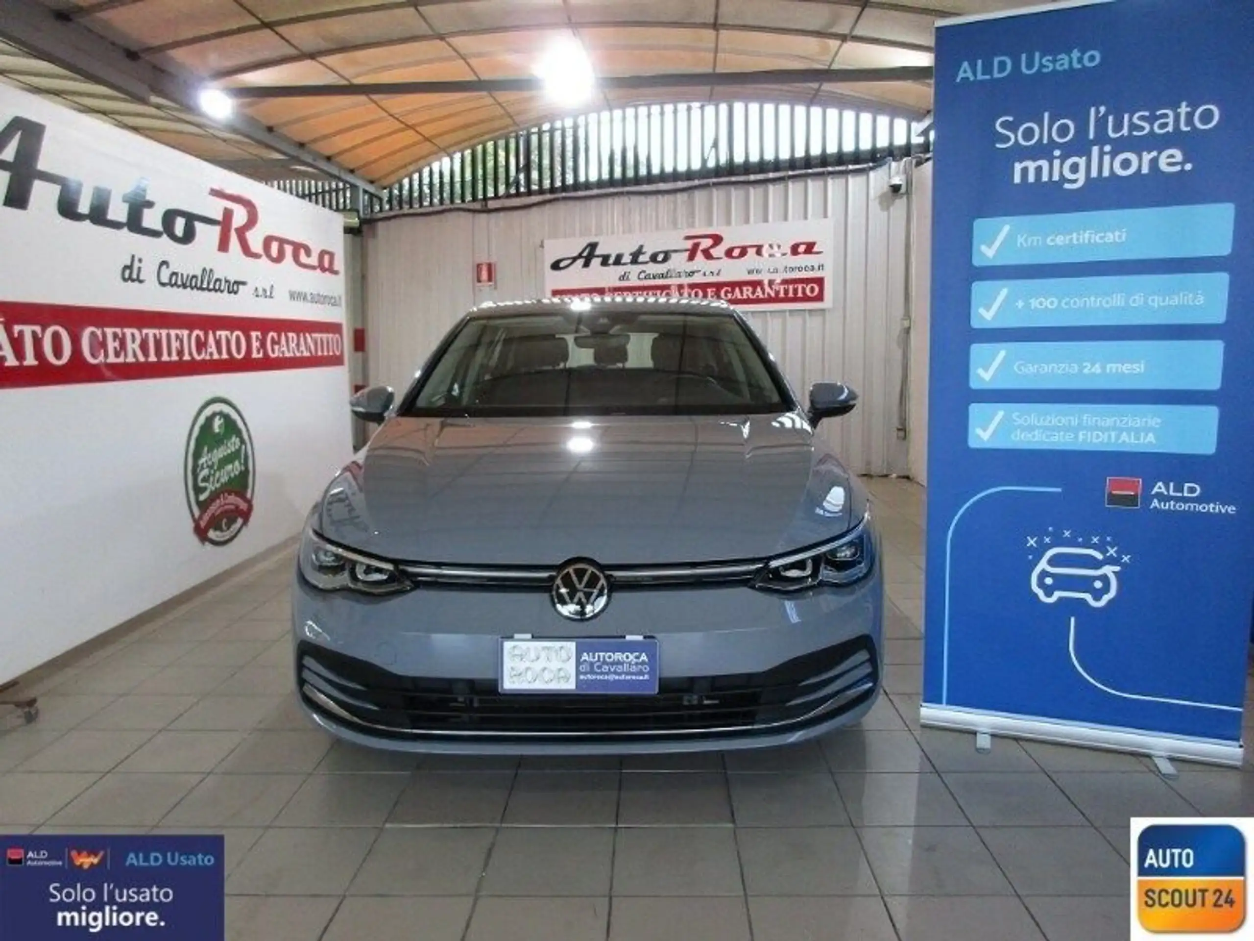 Volkswagen - Golf