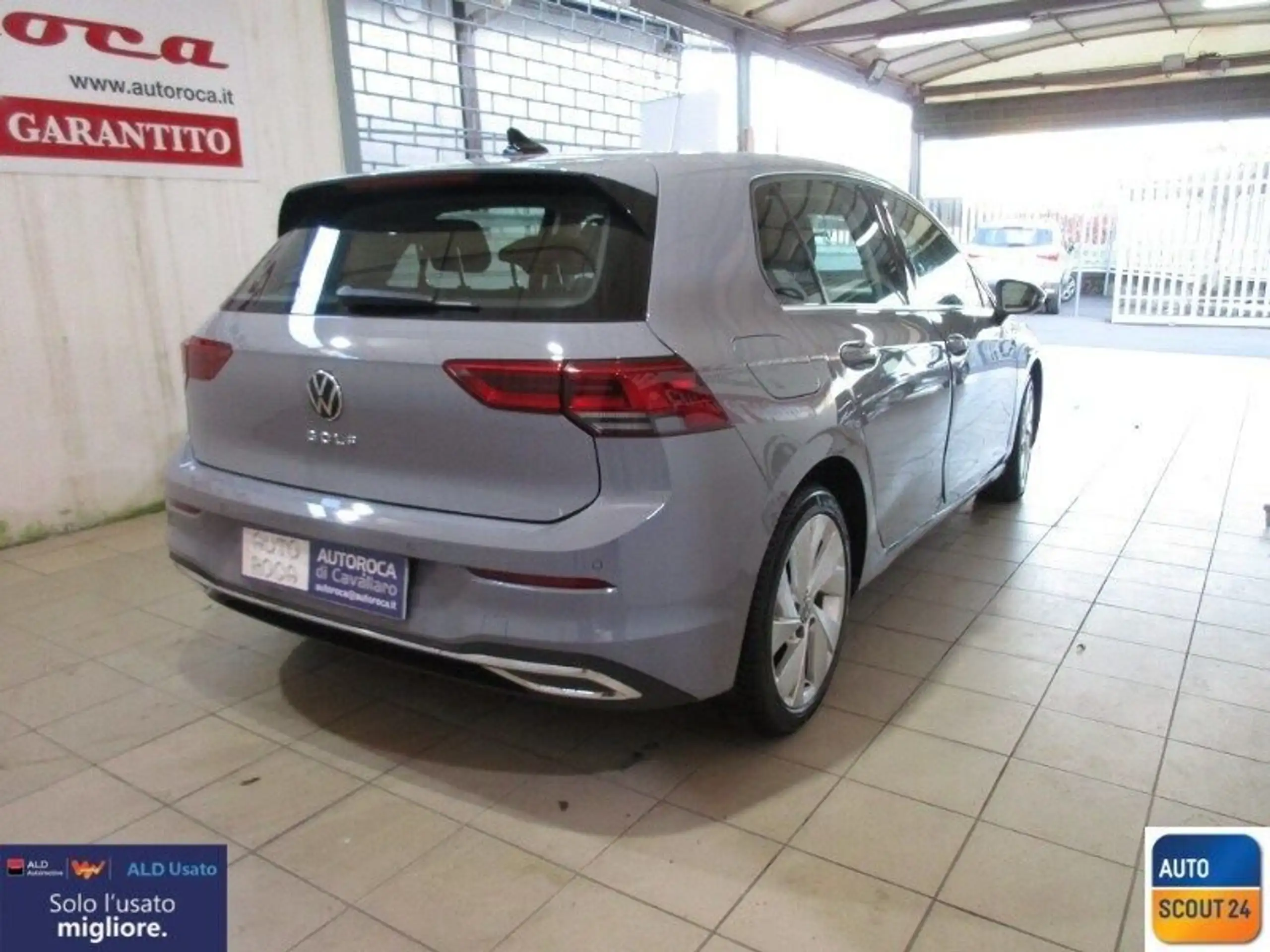 Volkswagen - Golf