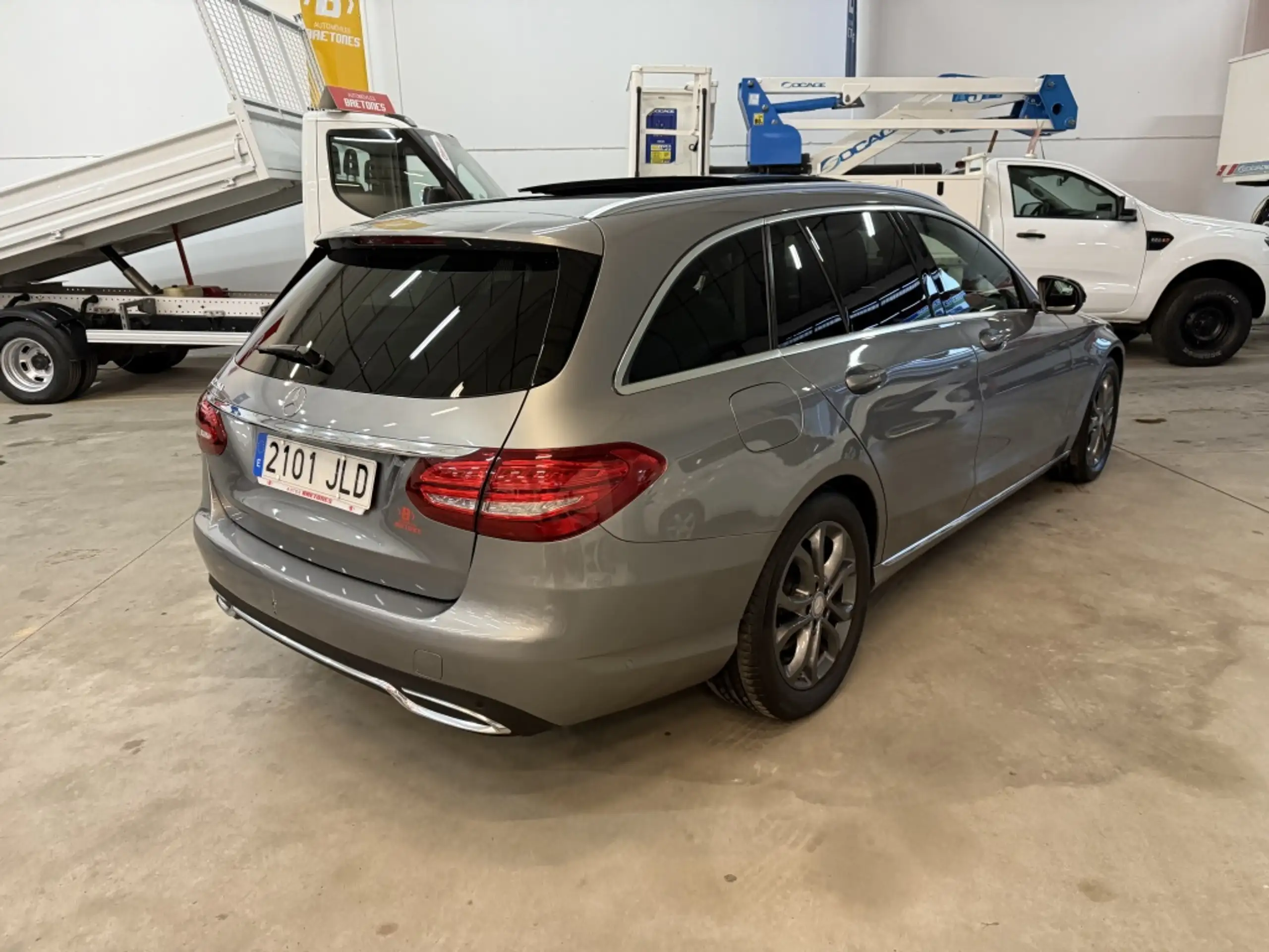 Mercedes-Benz - C 220