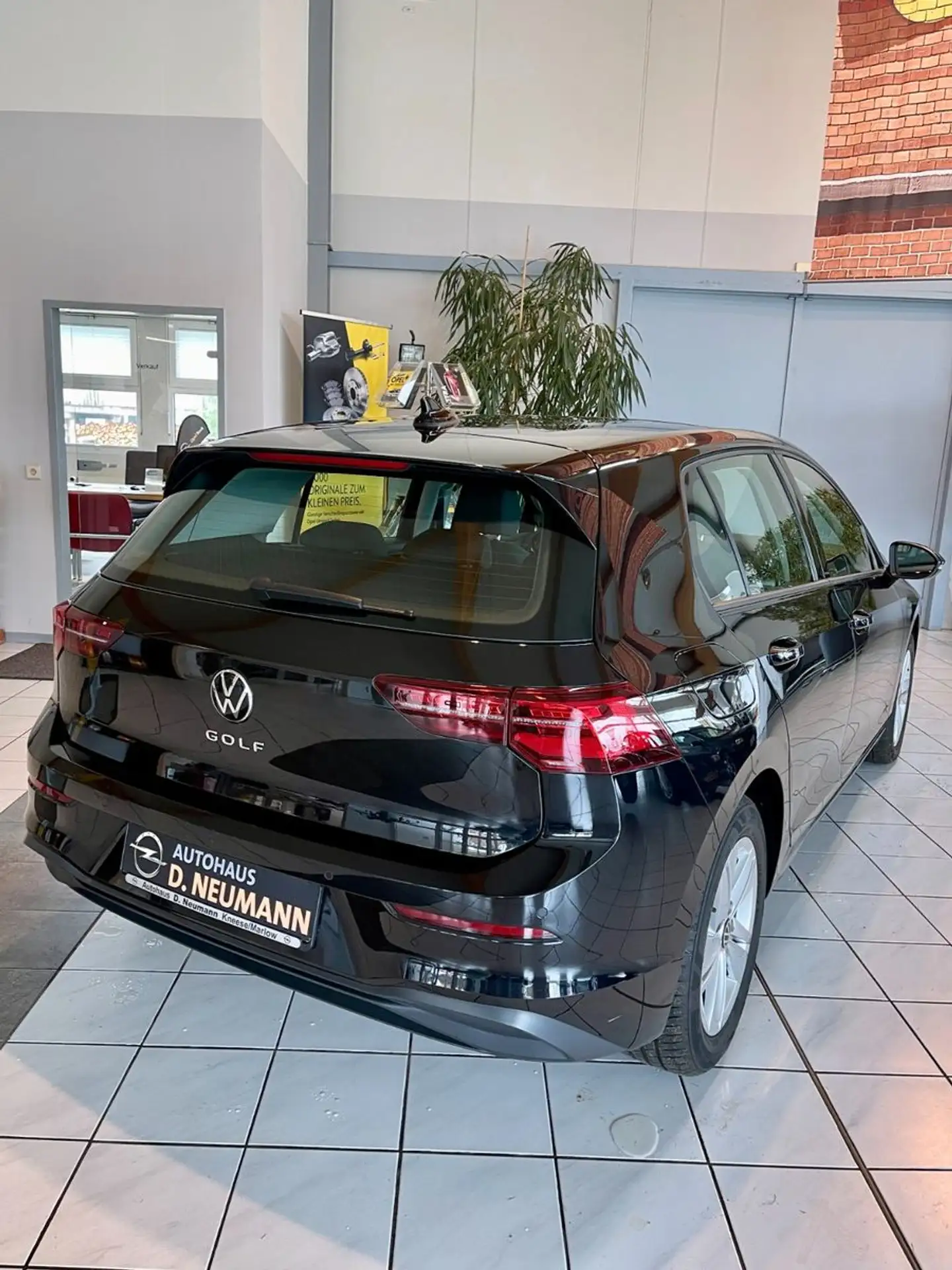 Volkswagen - Golf