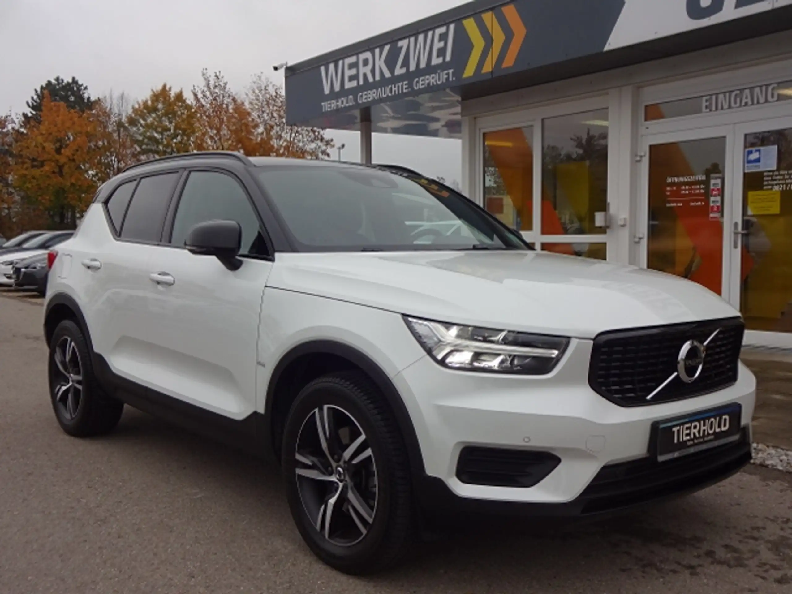 Volvo - XC40