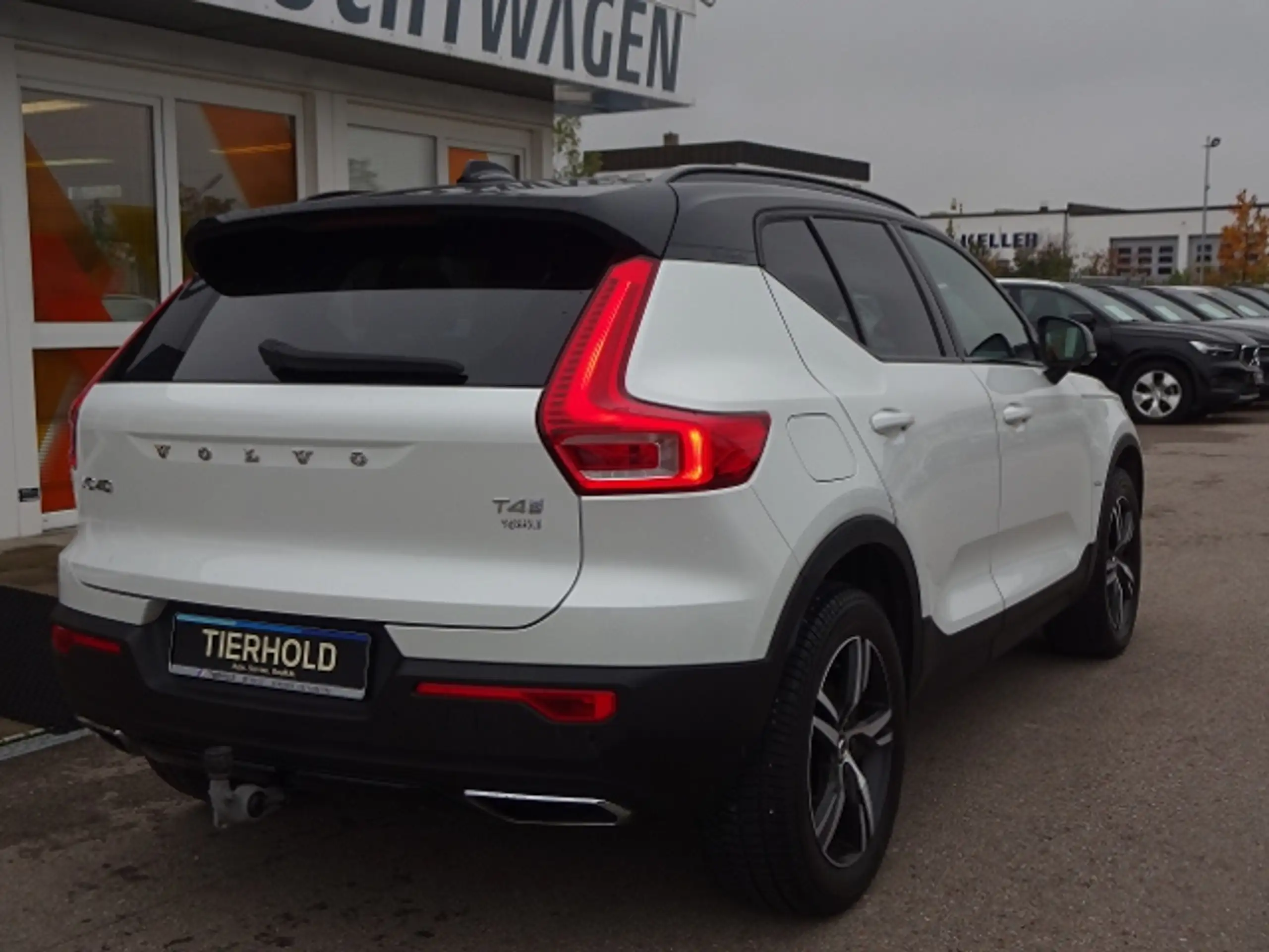 Volvo - XC40