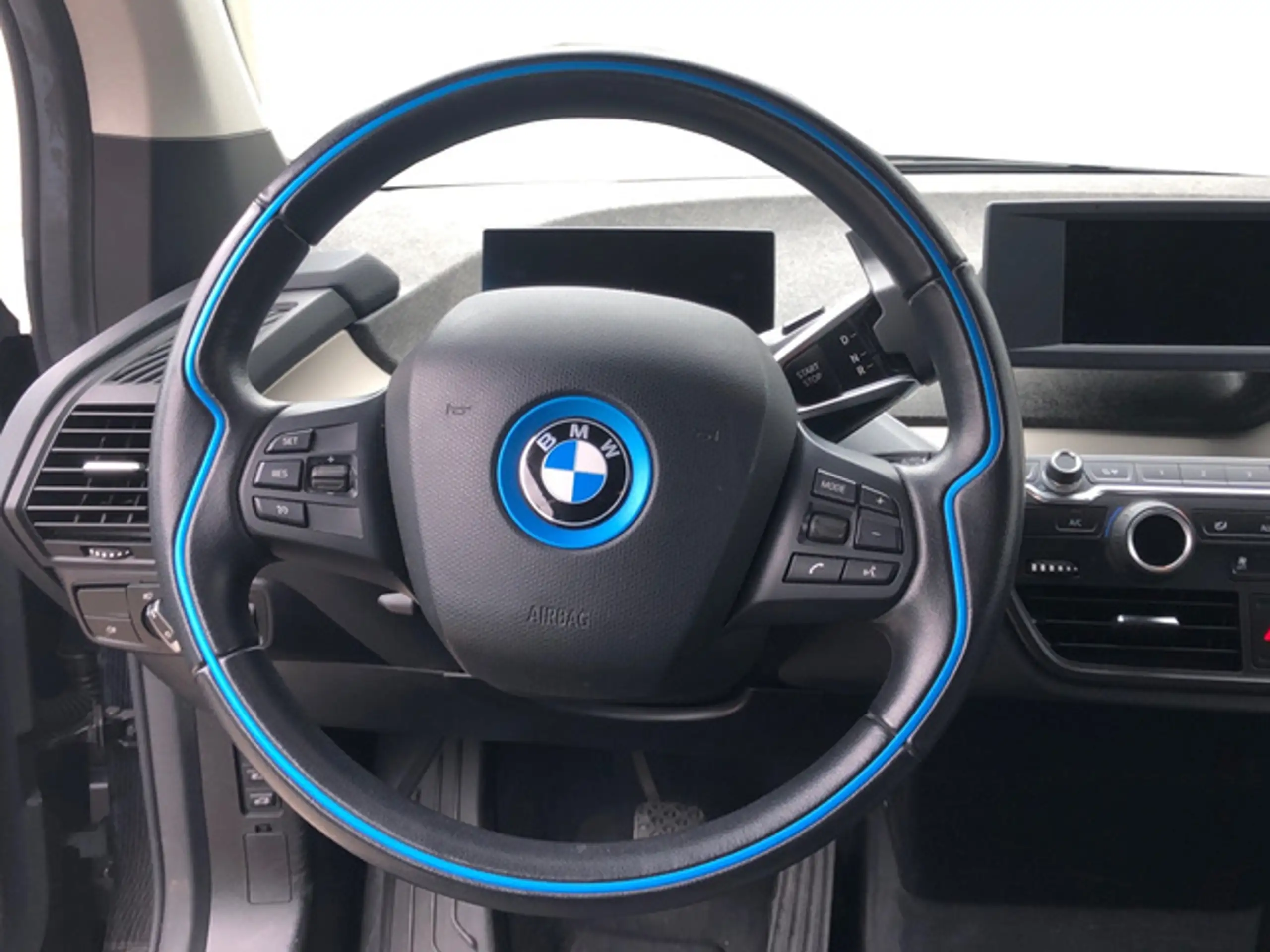 BMW - i3