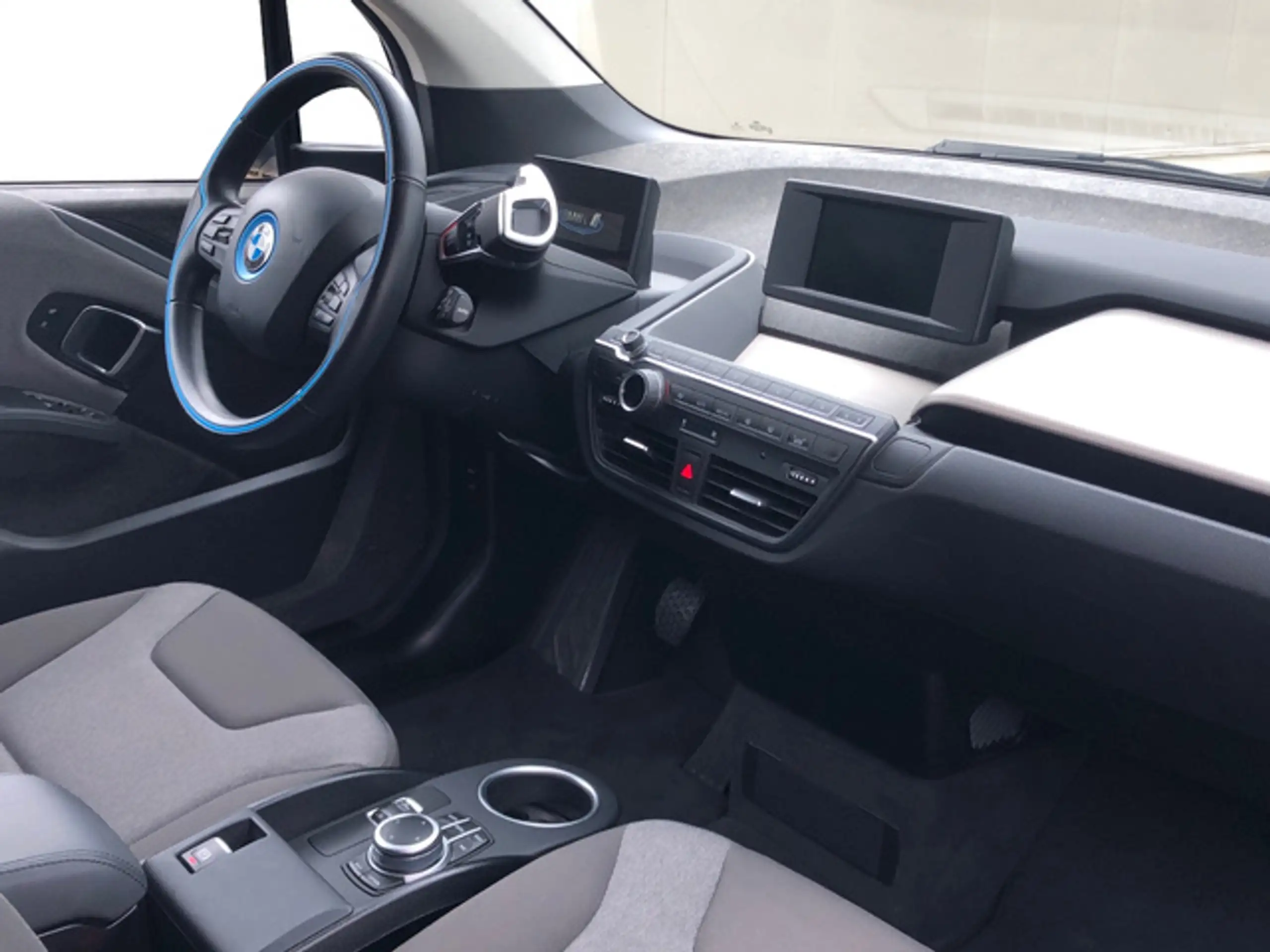 BMW - i3