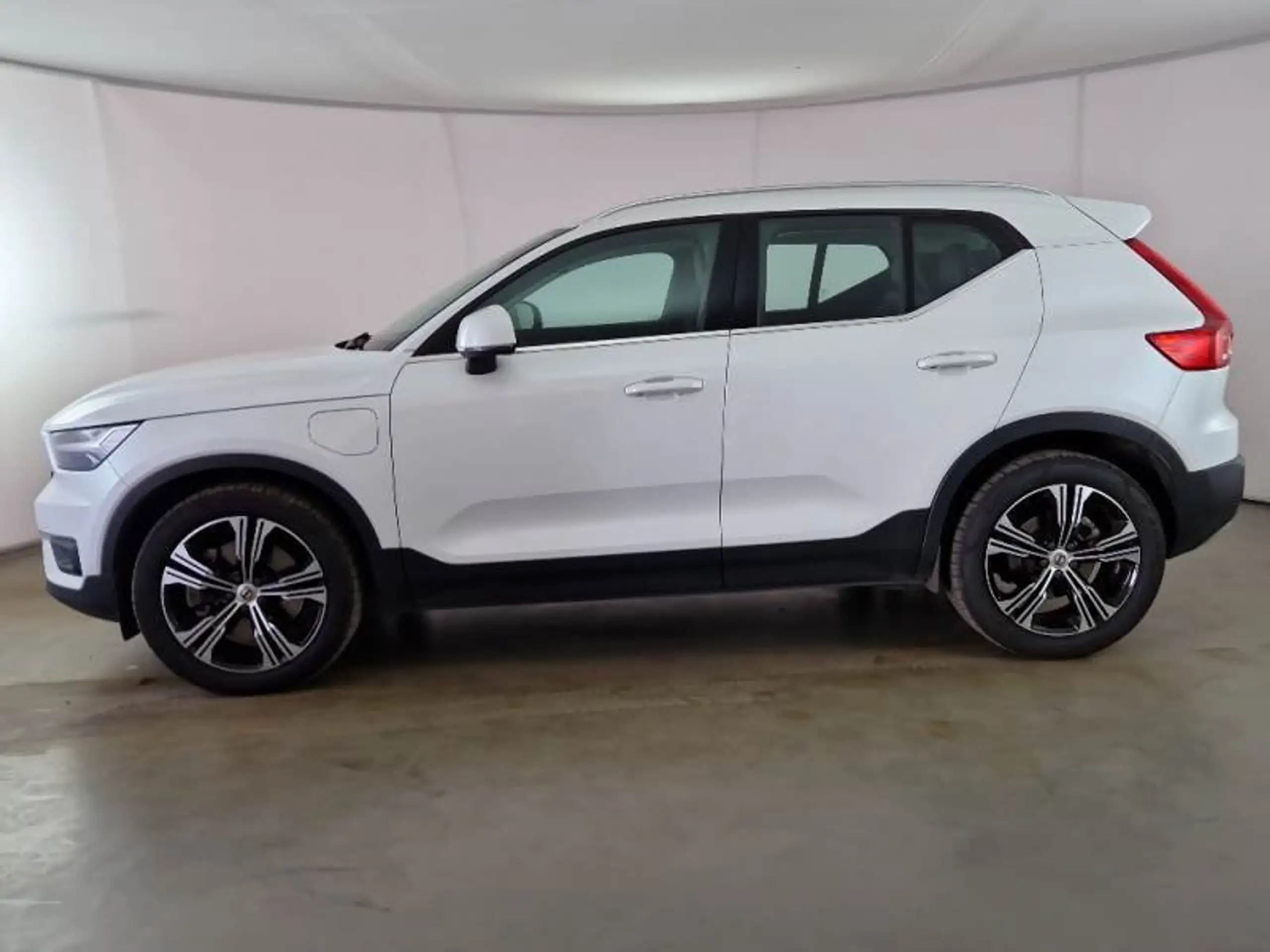 Volvo - XC40