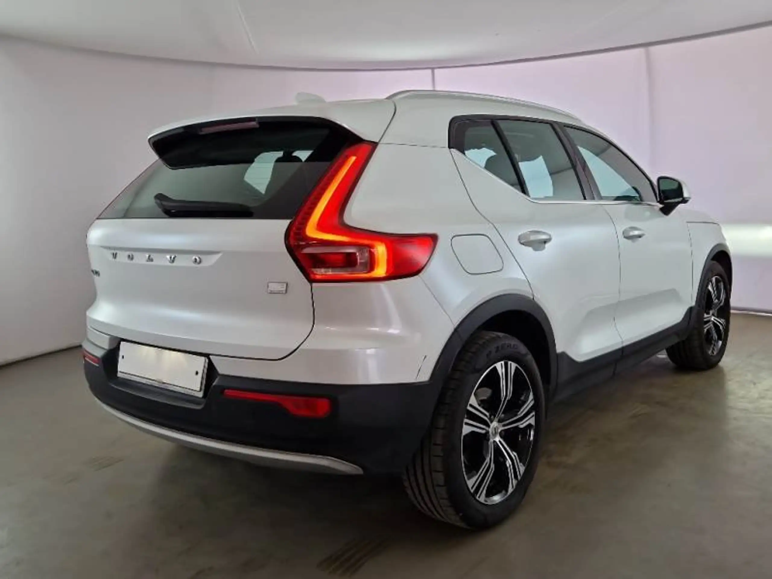 Volvo - XC40