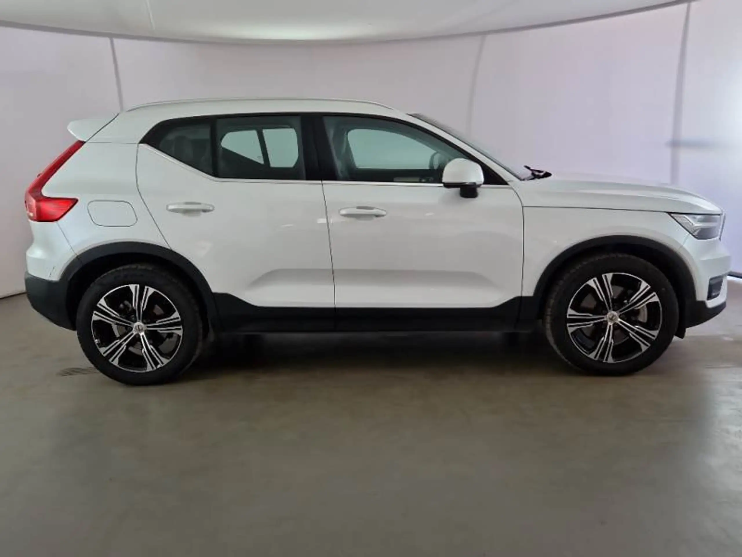 Volvo - XC40