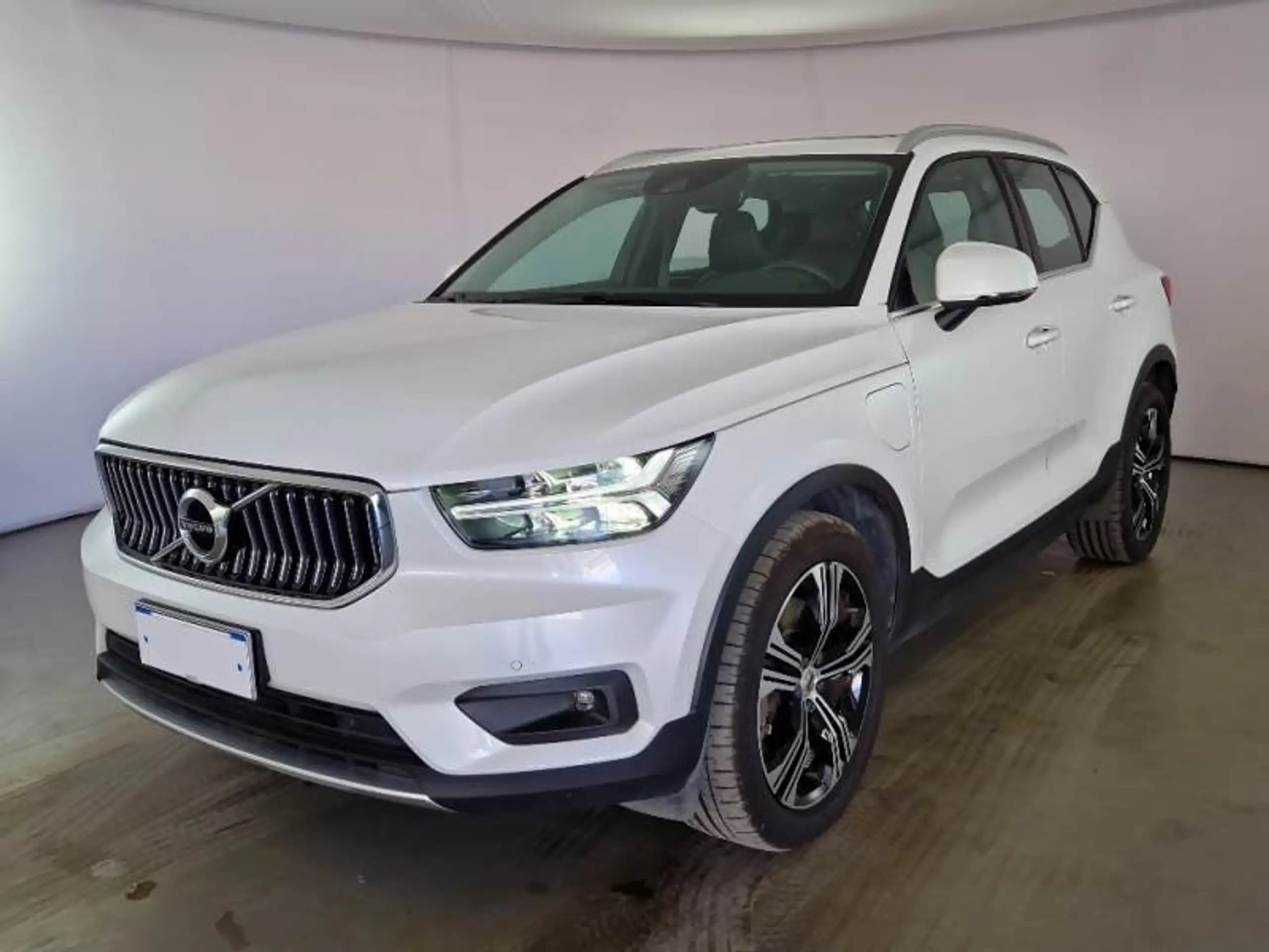 Volvo - XC40