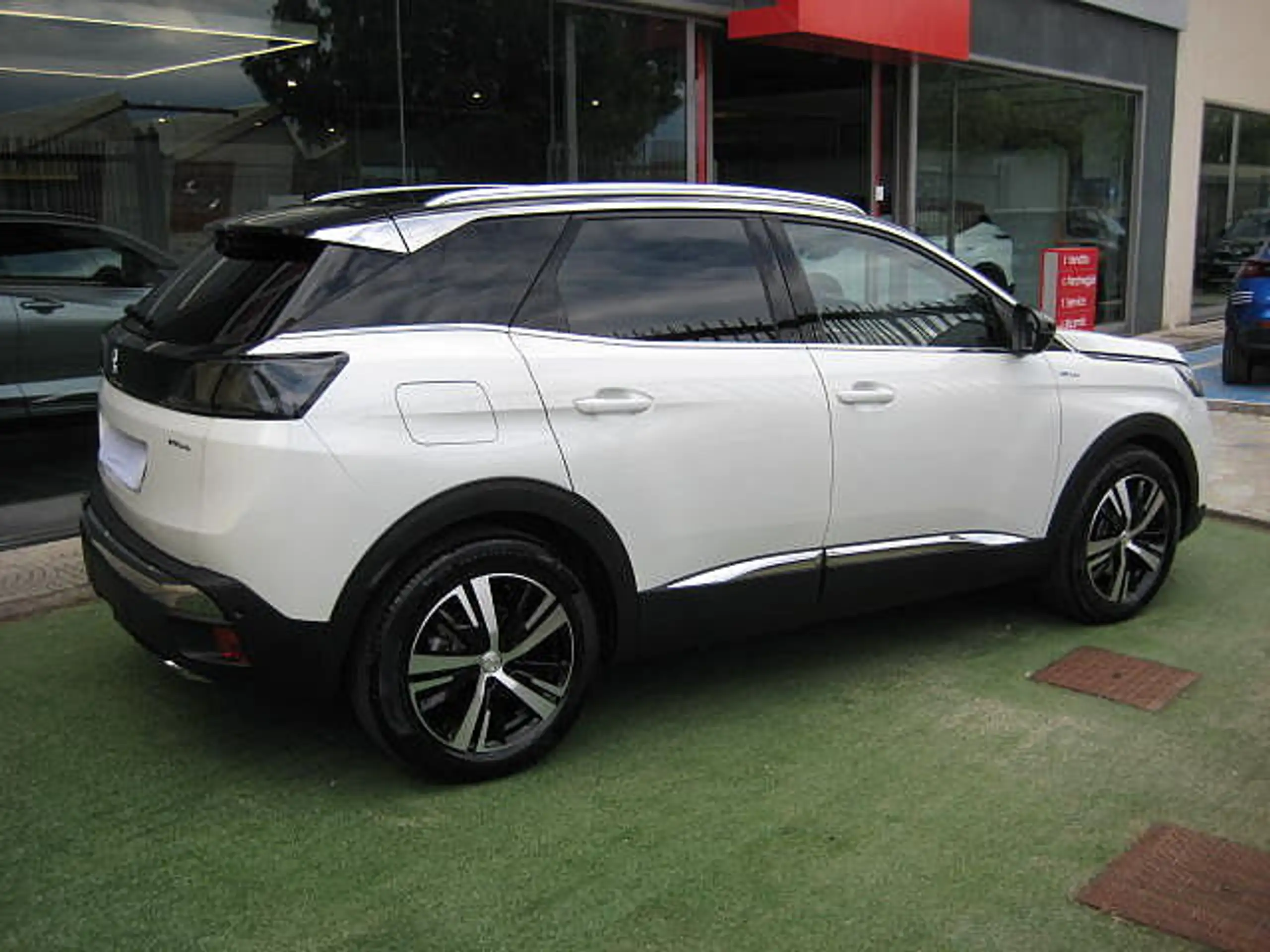 Peugeot - 3008