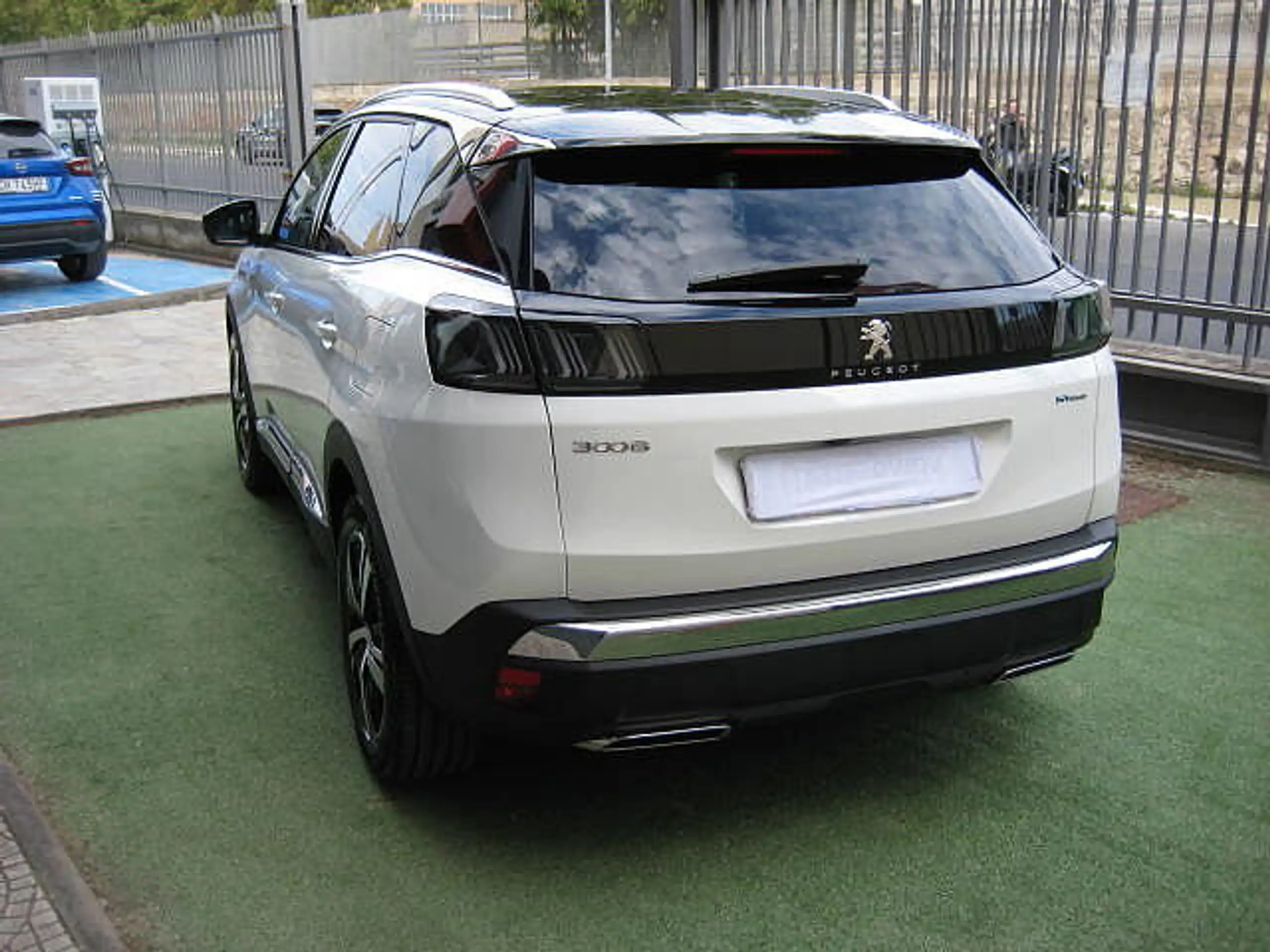 Peugeot - 3008