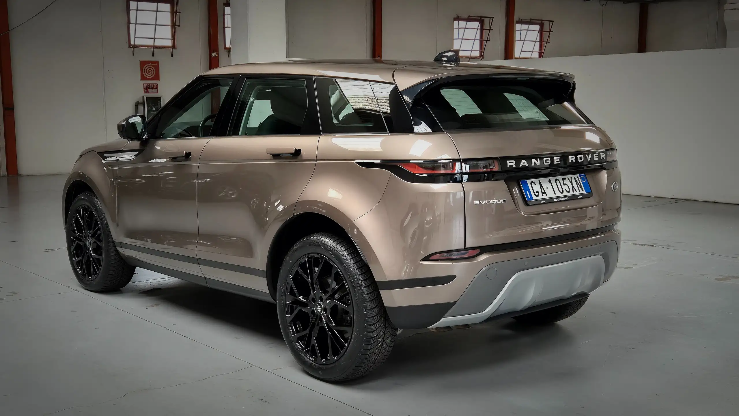 Land Rover - Range Rover Evoque