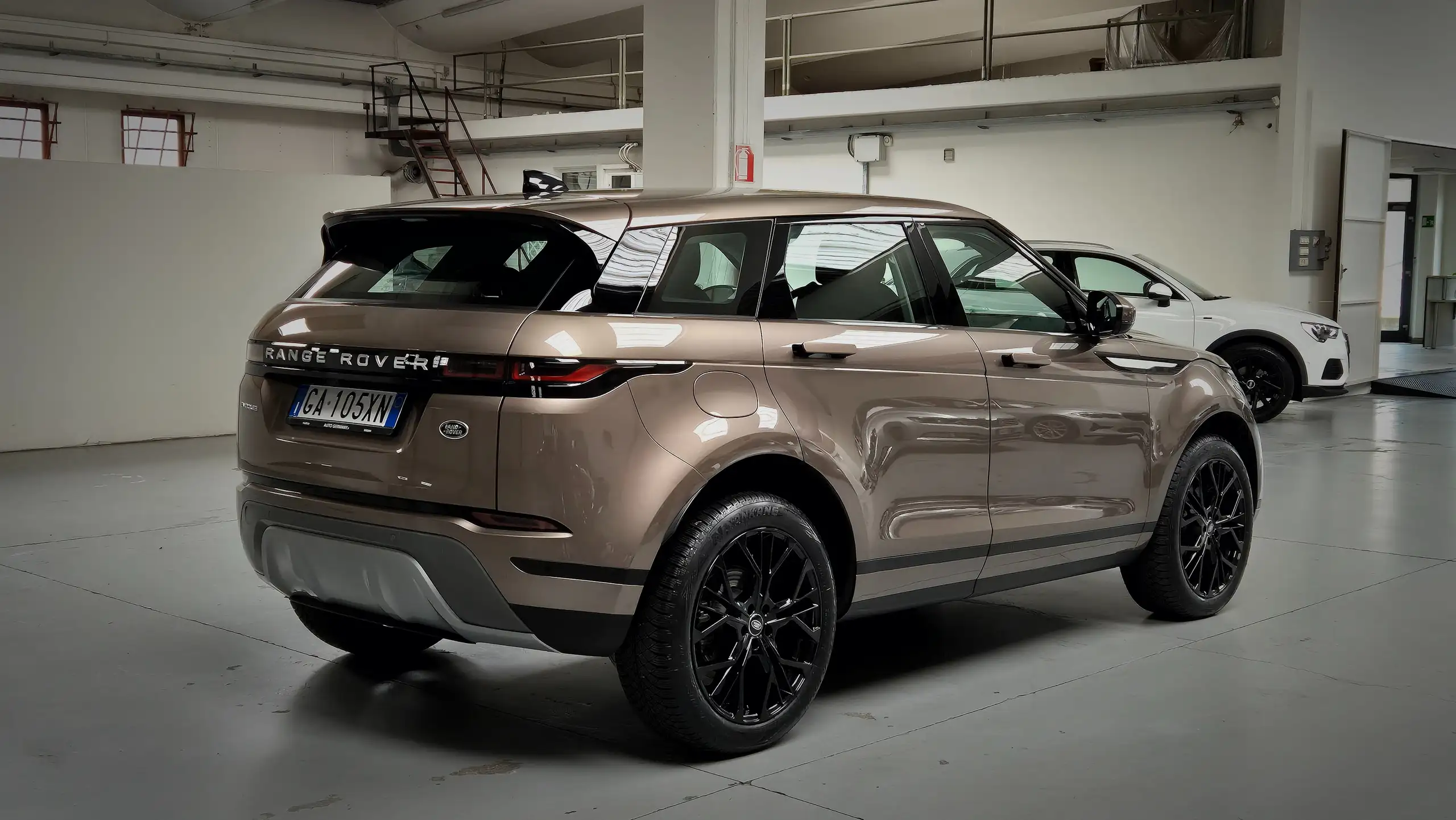 Land Rover - Range Rover Evoque