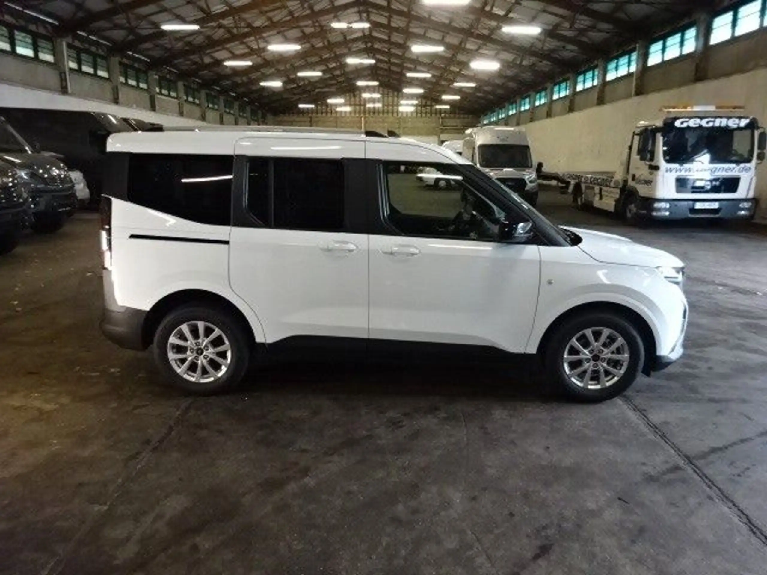 Ford - Tourneo Courier