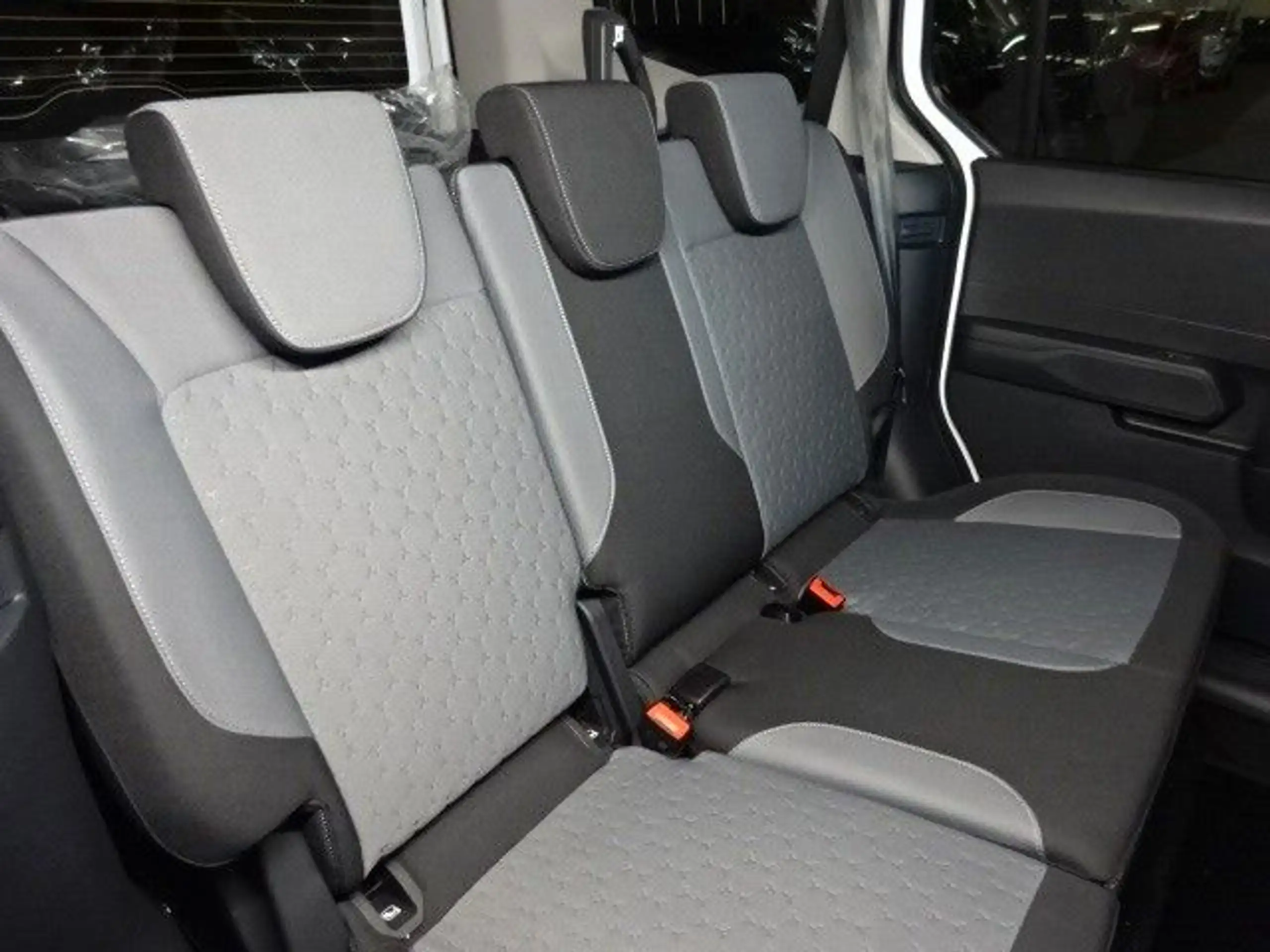 Ford - Tourneo Courier